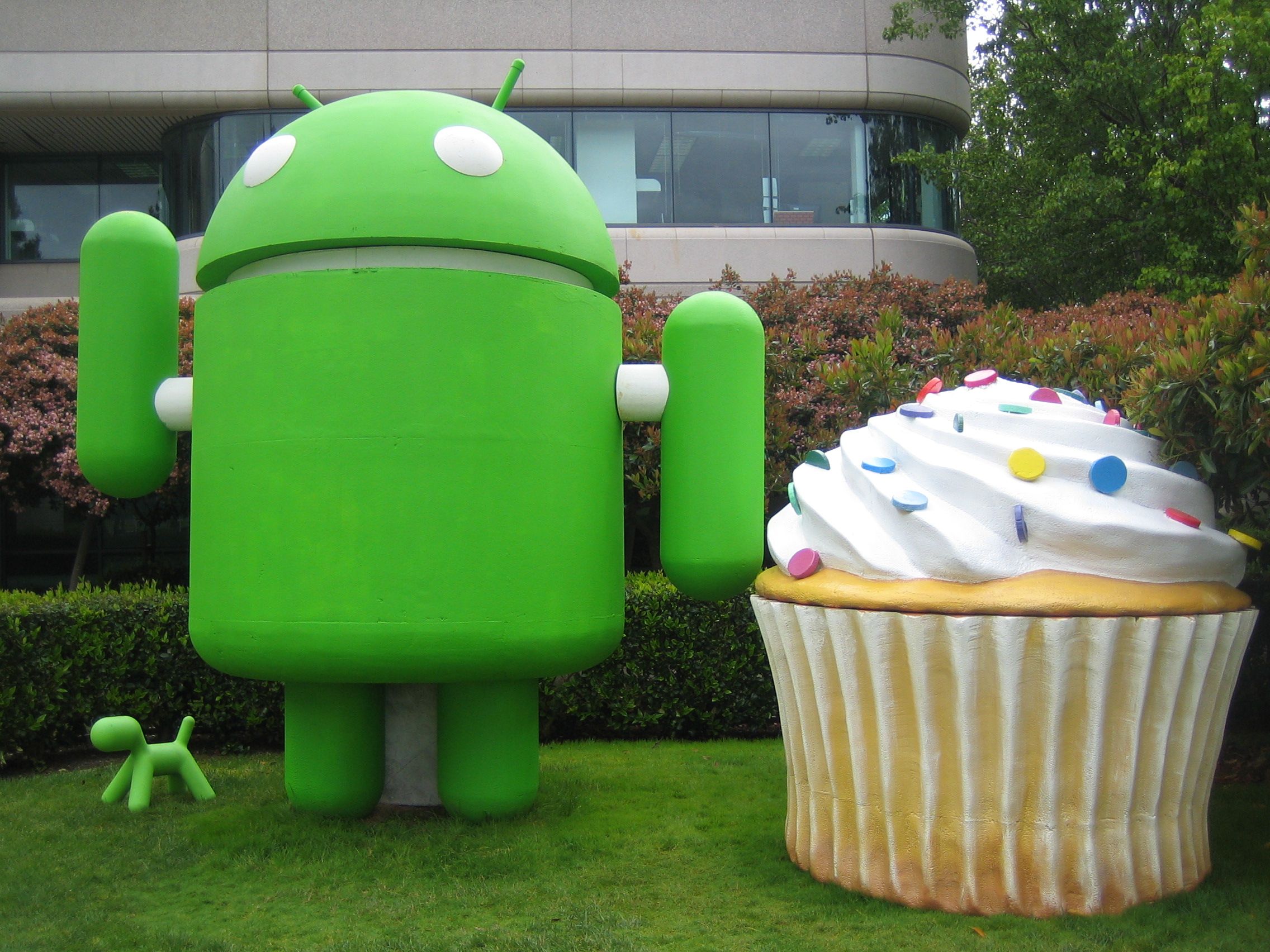 Android cupcake pictured at googleplex