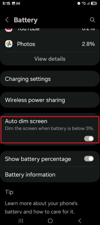 A screenshot of how to disable auto dimming on the One UI 7.
