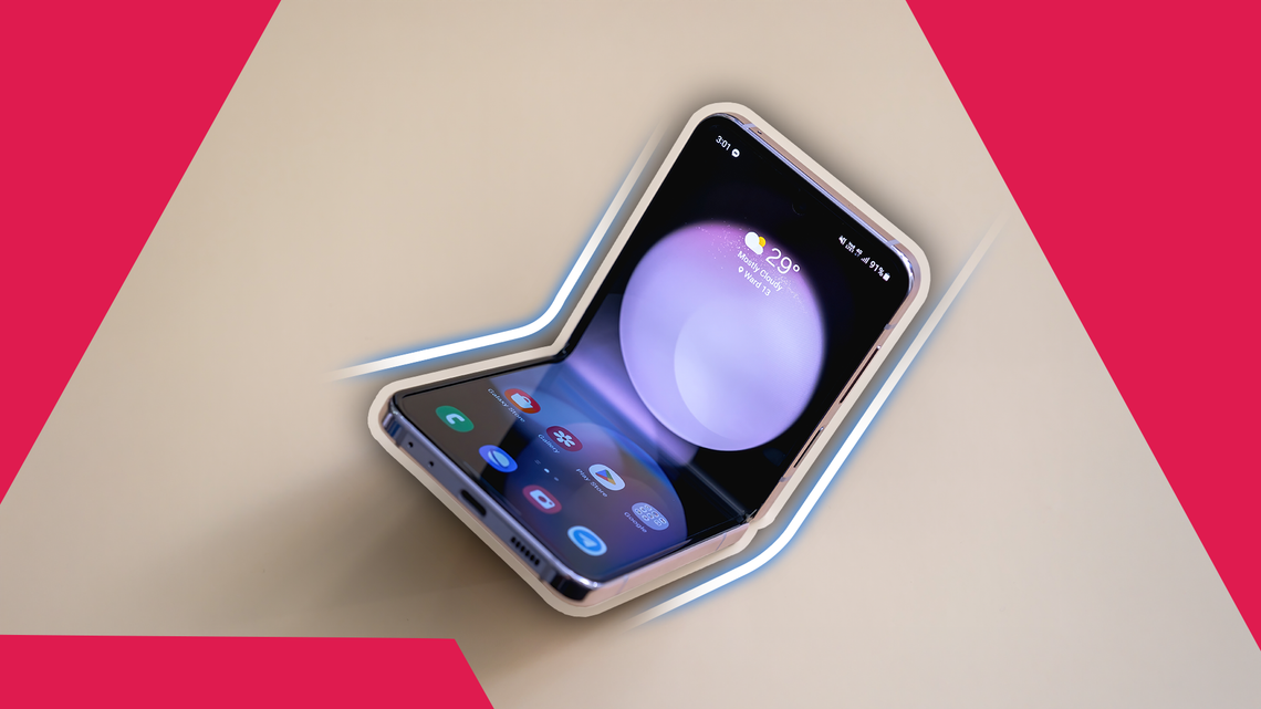 折りたたまれたGalaxy Z Flipの正面画像