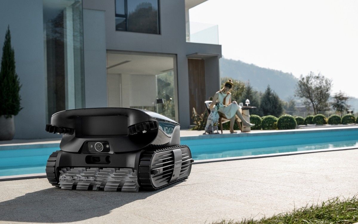 AquaSense 2 Ultra with its front AI camera