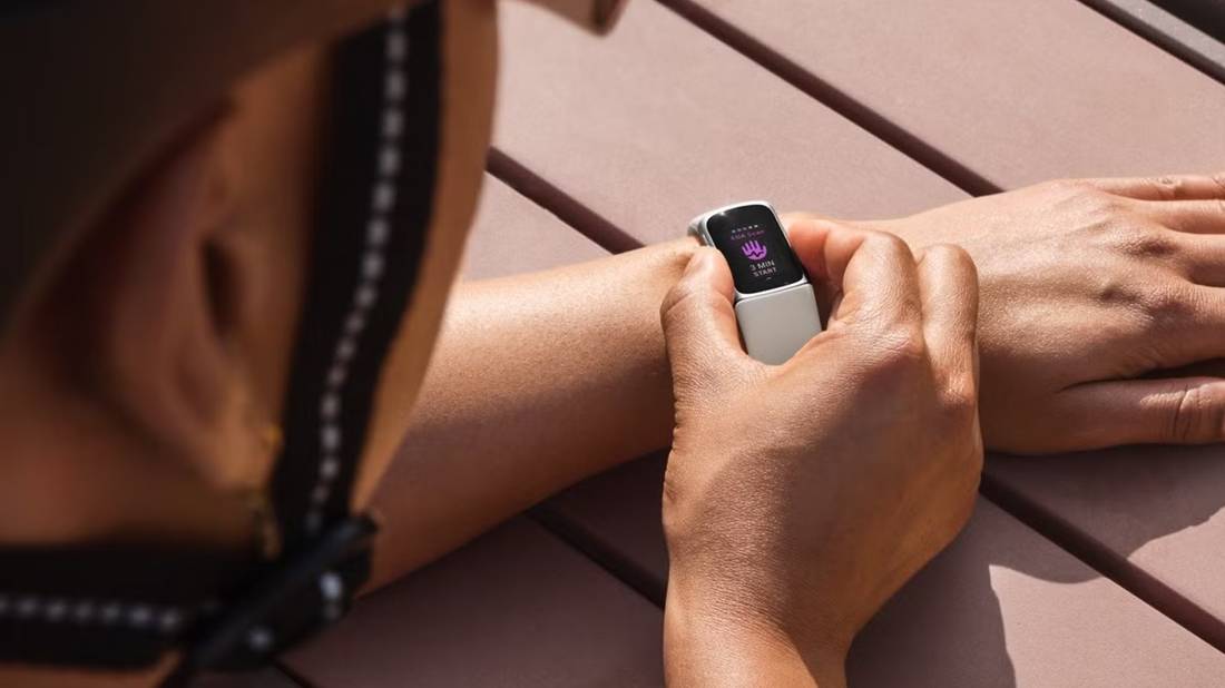 Fitbit Charge The Best Fitness Watch For Ladies Fitbit Charge Best