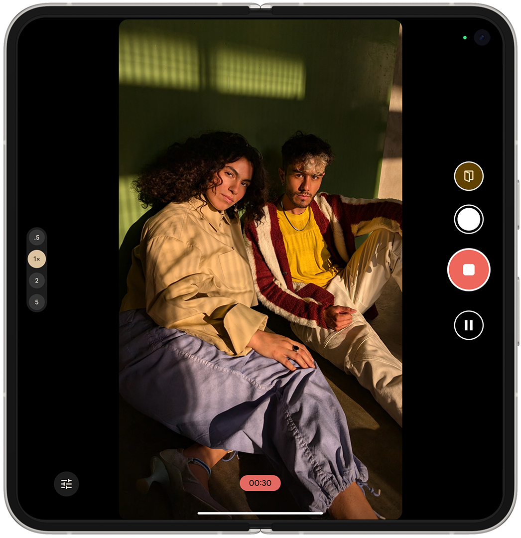 Render showing the Pixel Fold's new Dual Screen camera mode.