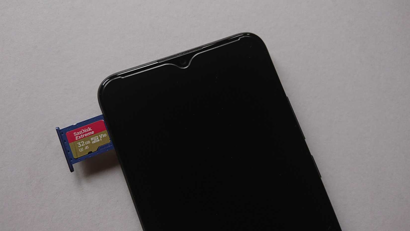 Samsung Galaxy A02s: MikroSD yuvası