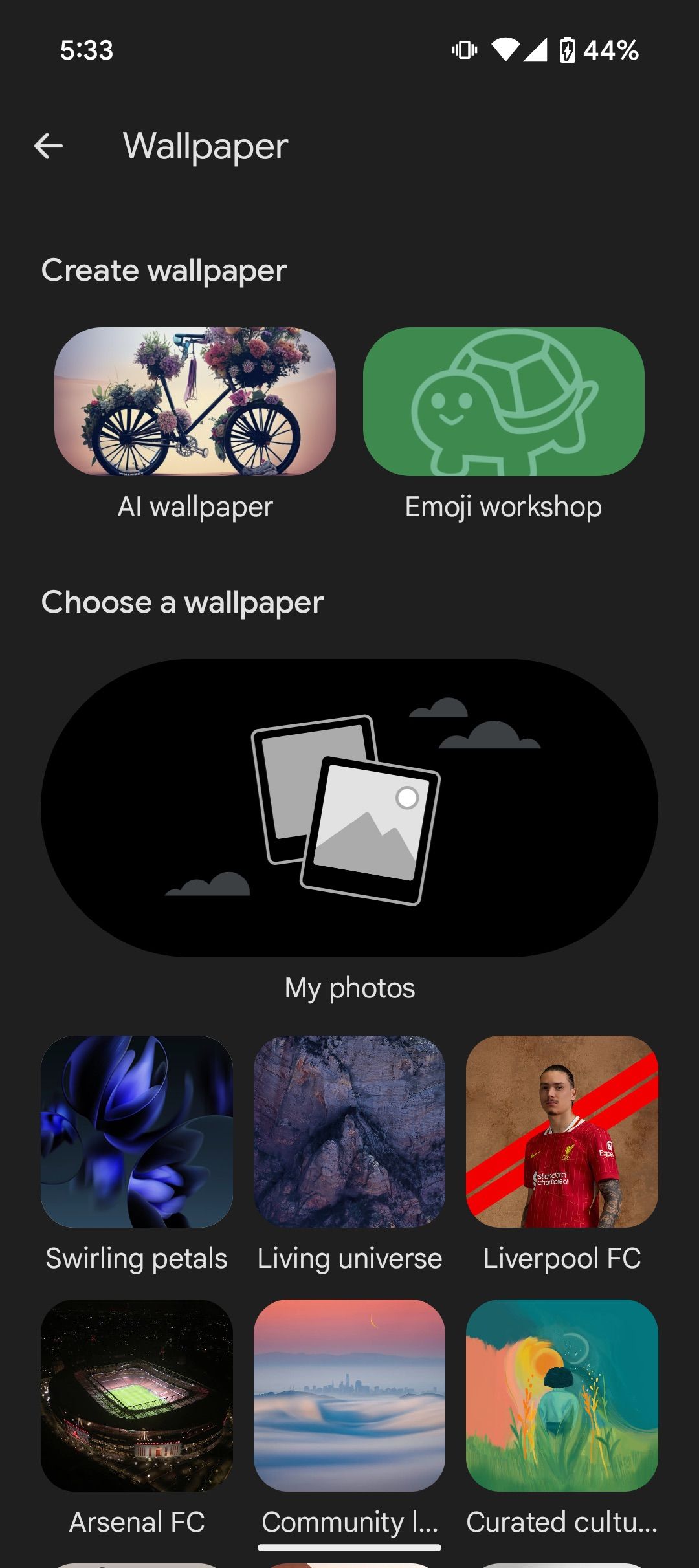 Wallpaper selection screen with AI and Emoji wallpaper creation options