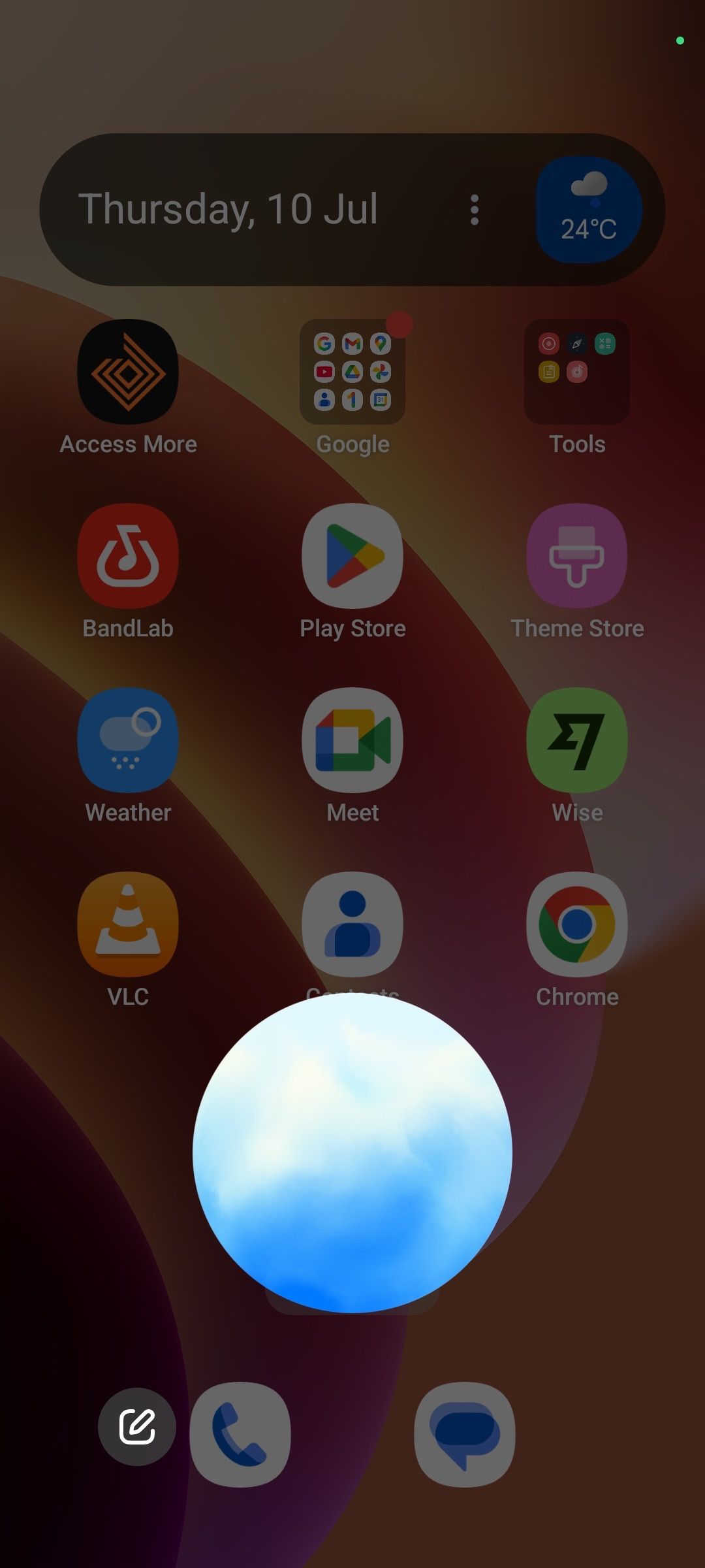 Active blue sky circle indicating that ChatGPT is listening on Android Home Screen