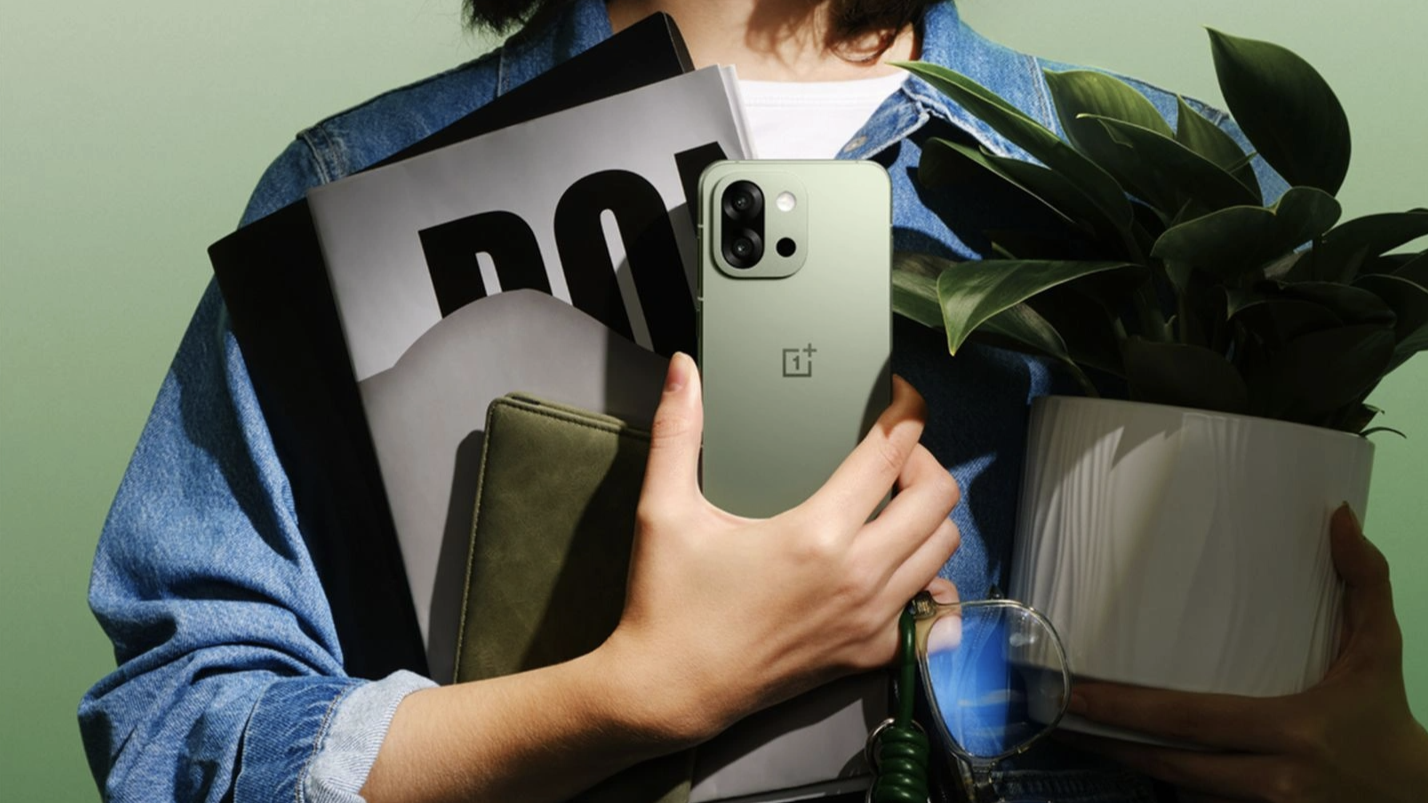 OnePlus 13s em mãos