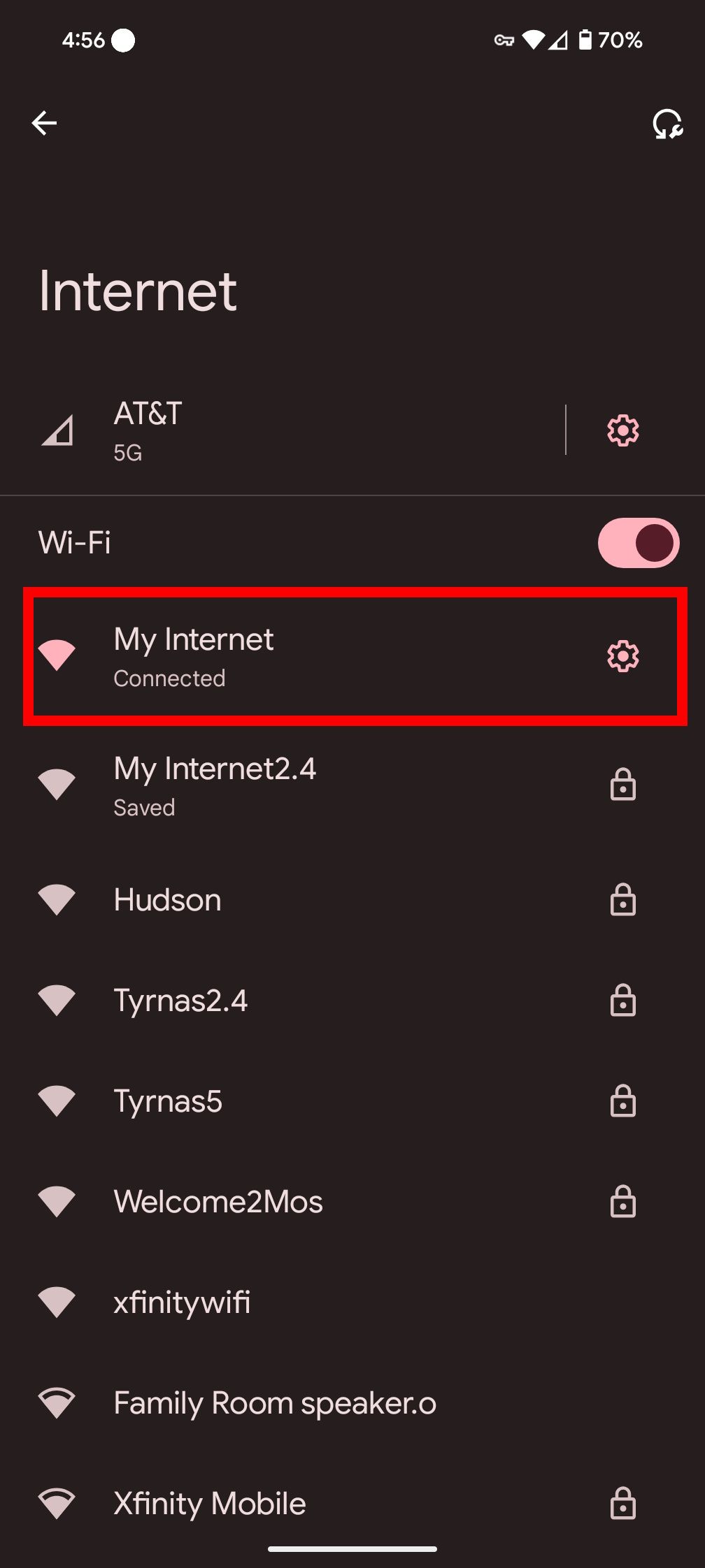El estante rectangular rojo destaca mi Internet 15 en la configuración de Internet en Android