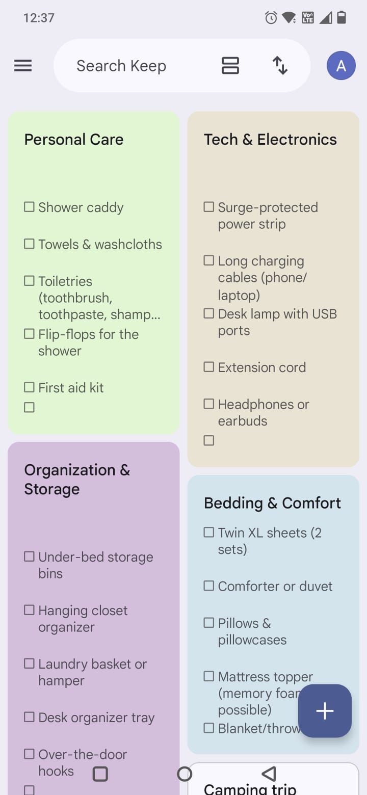 Screenshot of color-coded checklists for college students in Google Keep