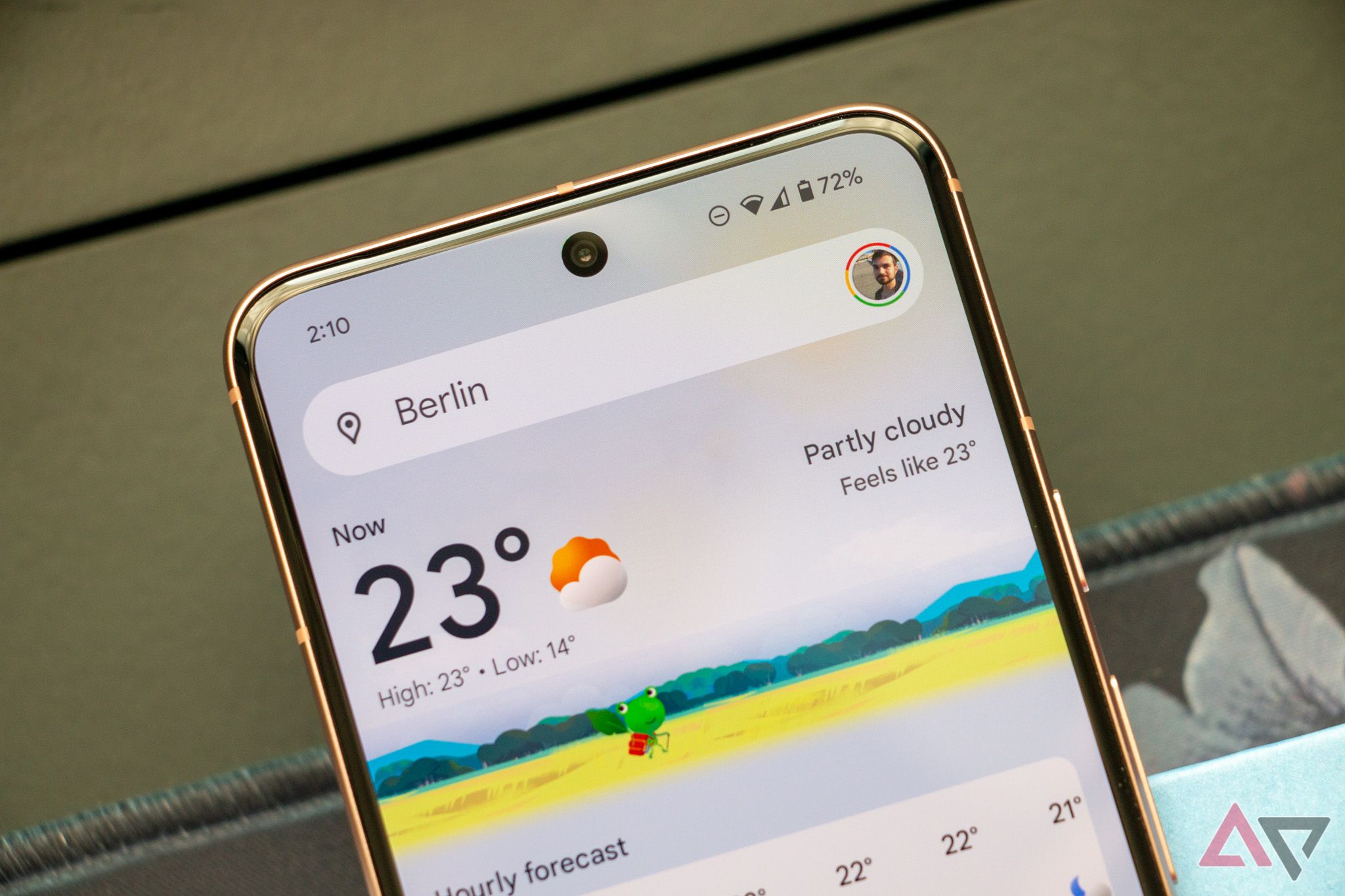 pixel 8 phone showing weather app