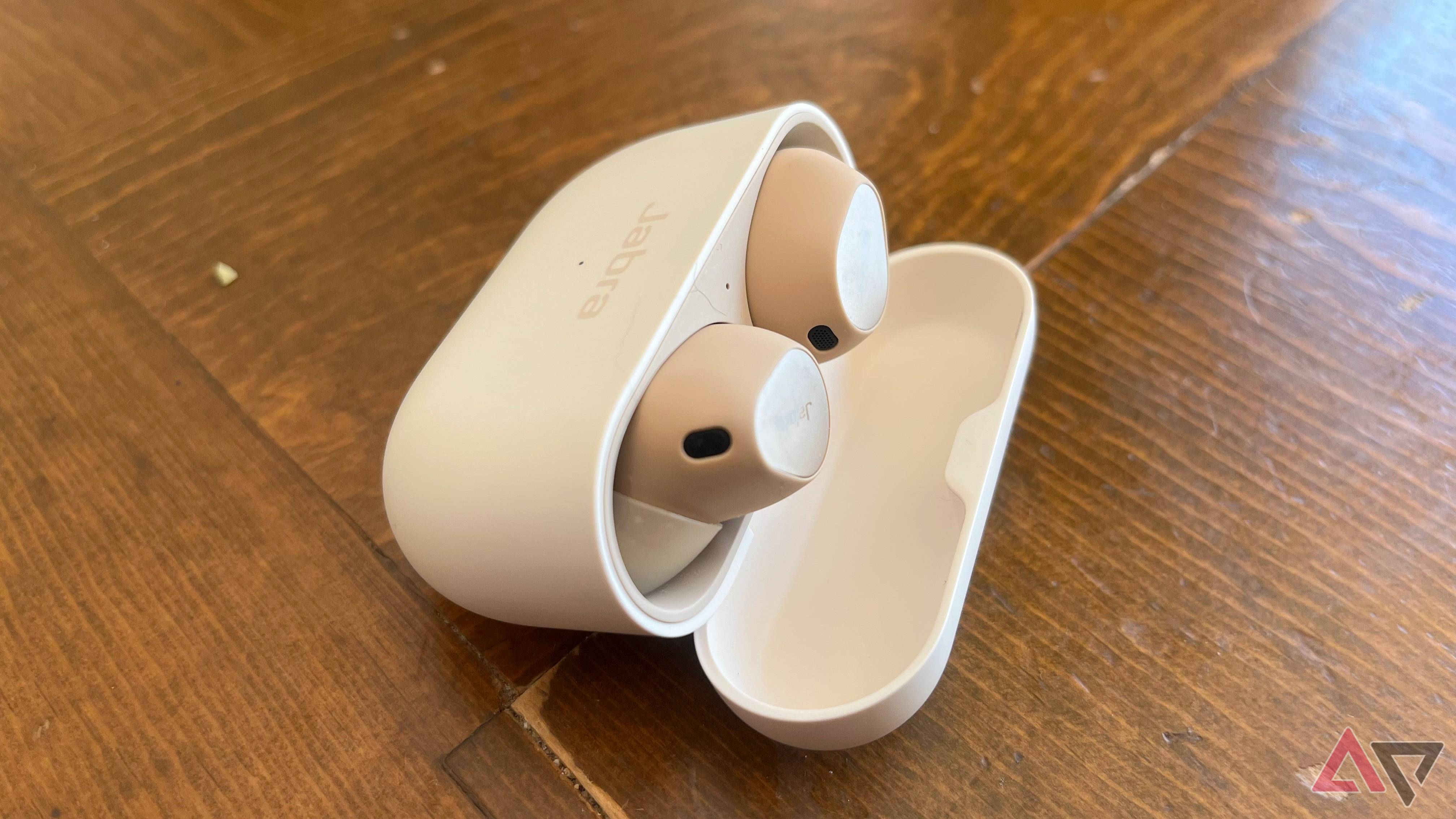 The Jabra Elite 10 provide top-class comfort with excellent