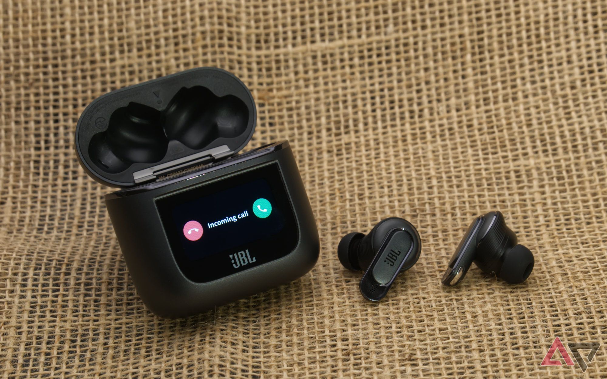 JBL tour Pro 2 review: what can the in-ears with smart case do?