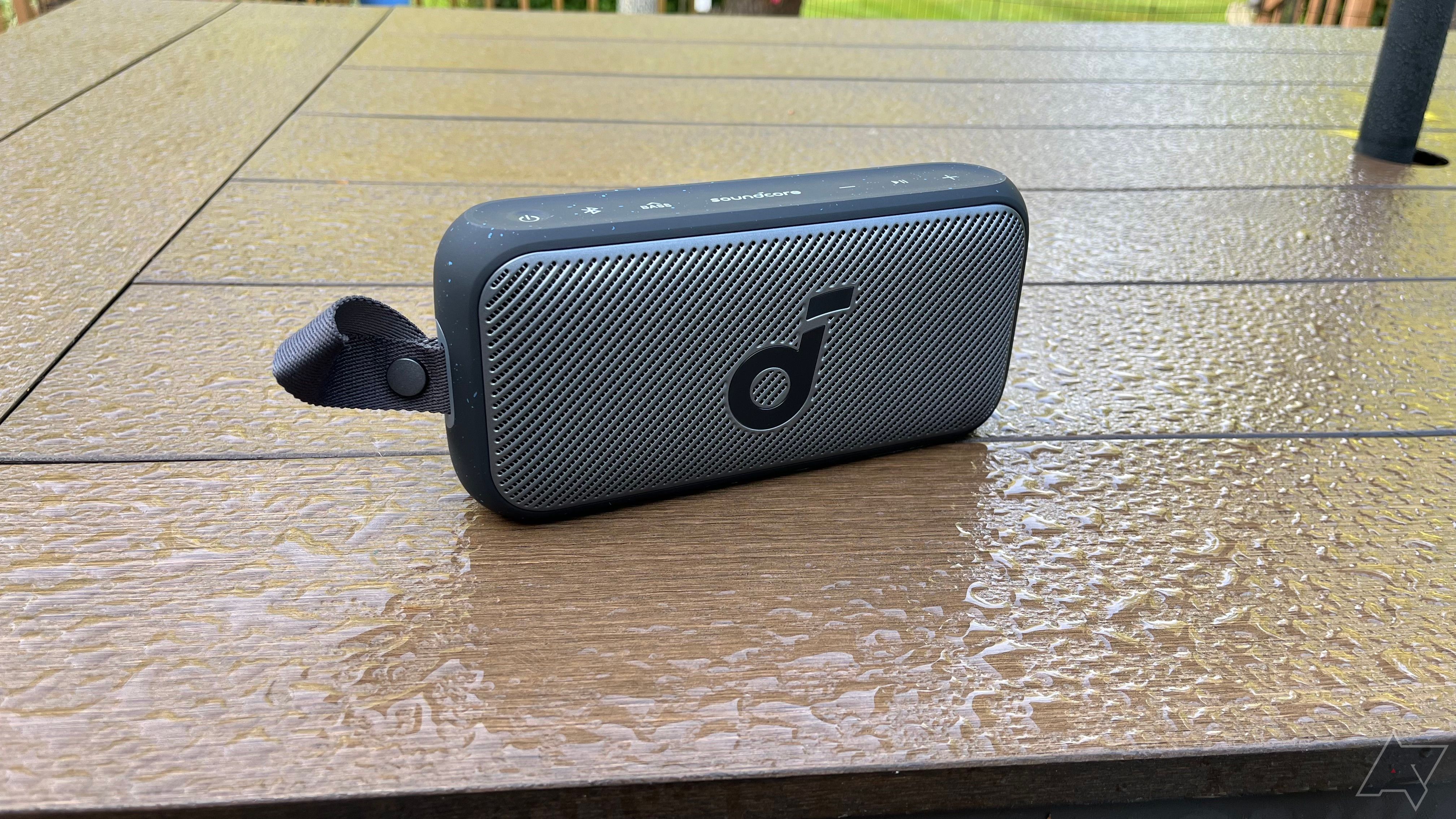 Anker Soundcore Motion 300 Bluetooth Speaker Review: The Price Is Right -  CNET