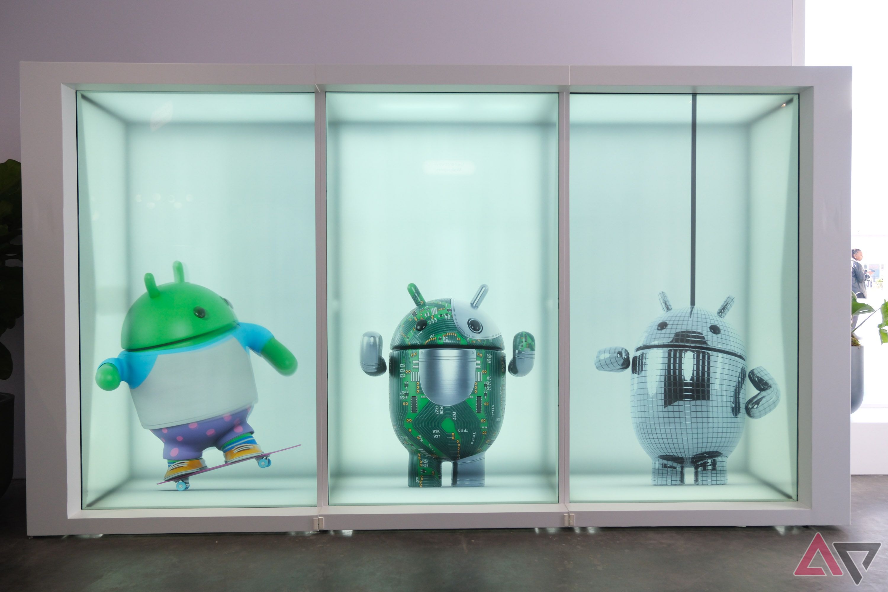 Several patterned Android mascots