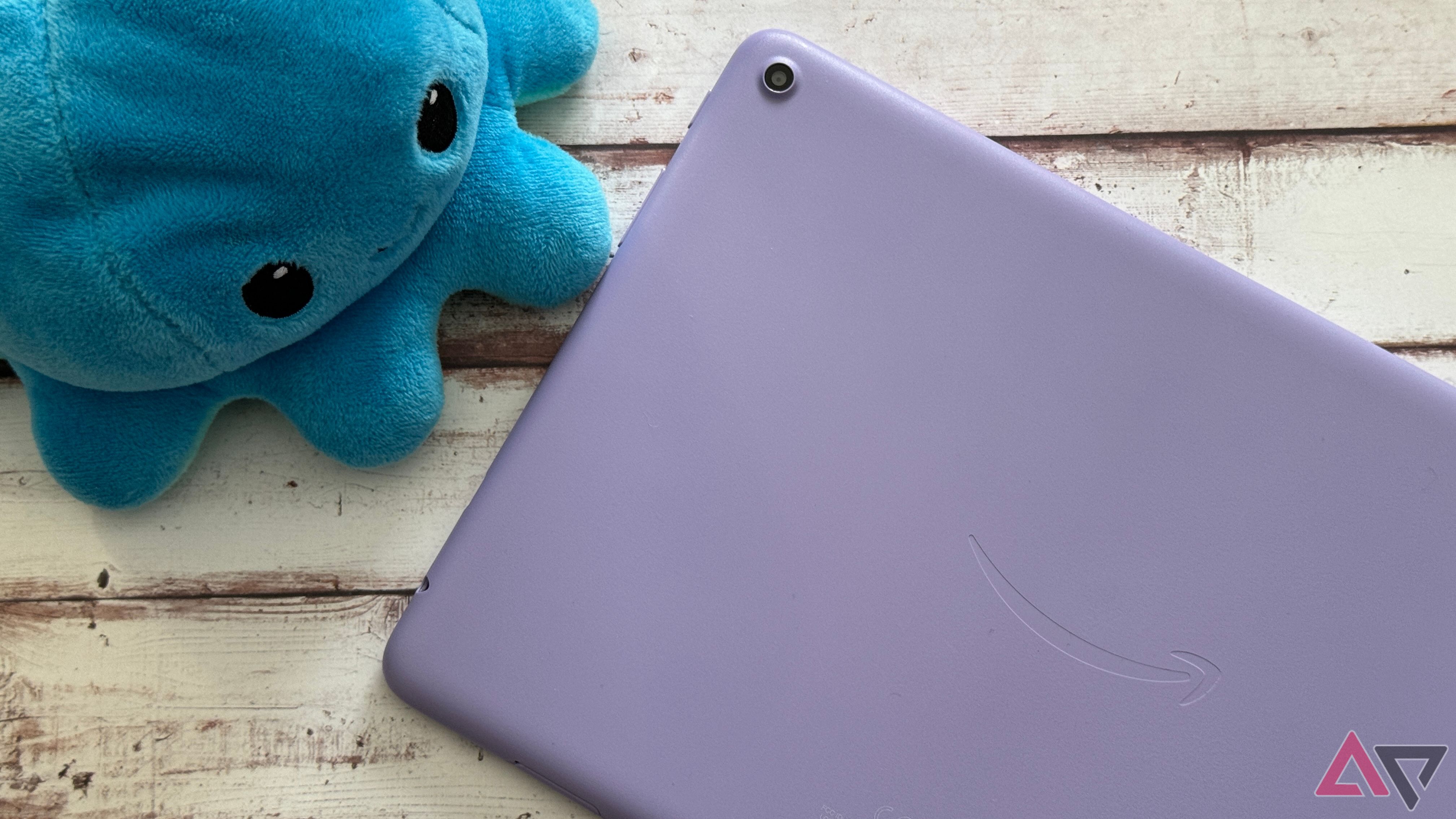 Back side of the Amazon Fire HD 10 in Lilac