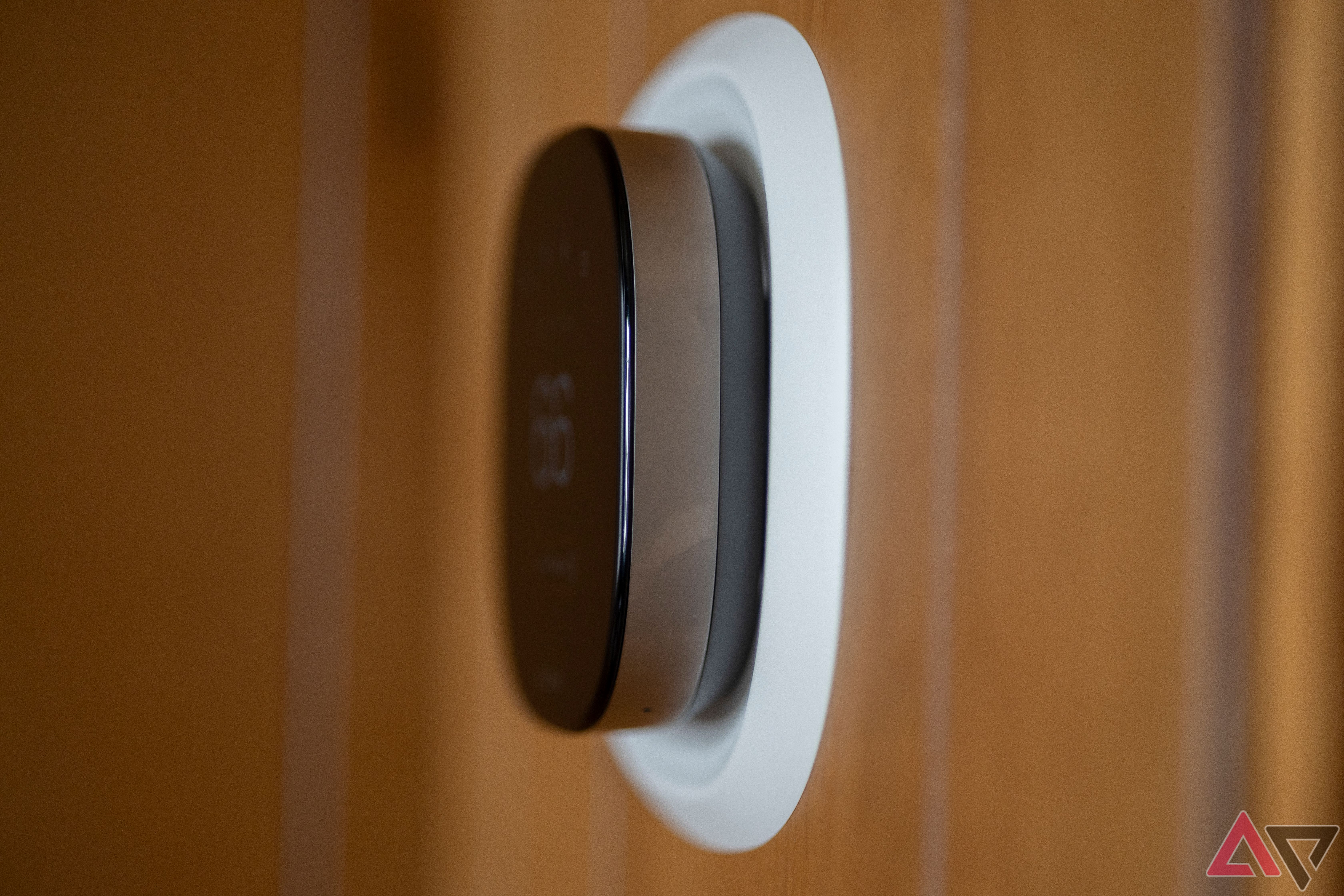 Side profile of Ecobee Premium smart thermostat