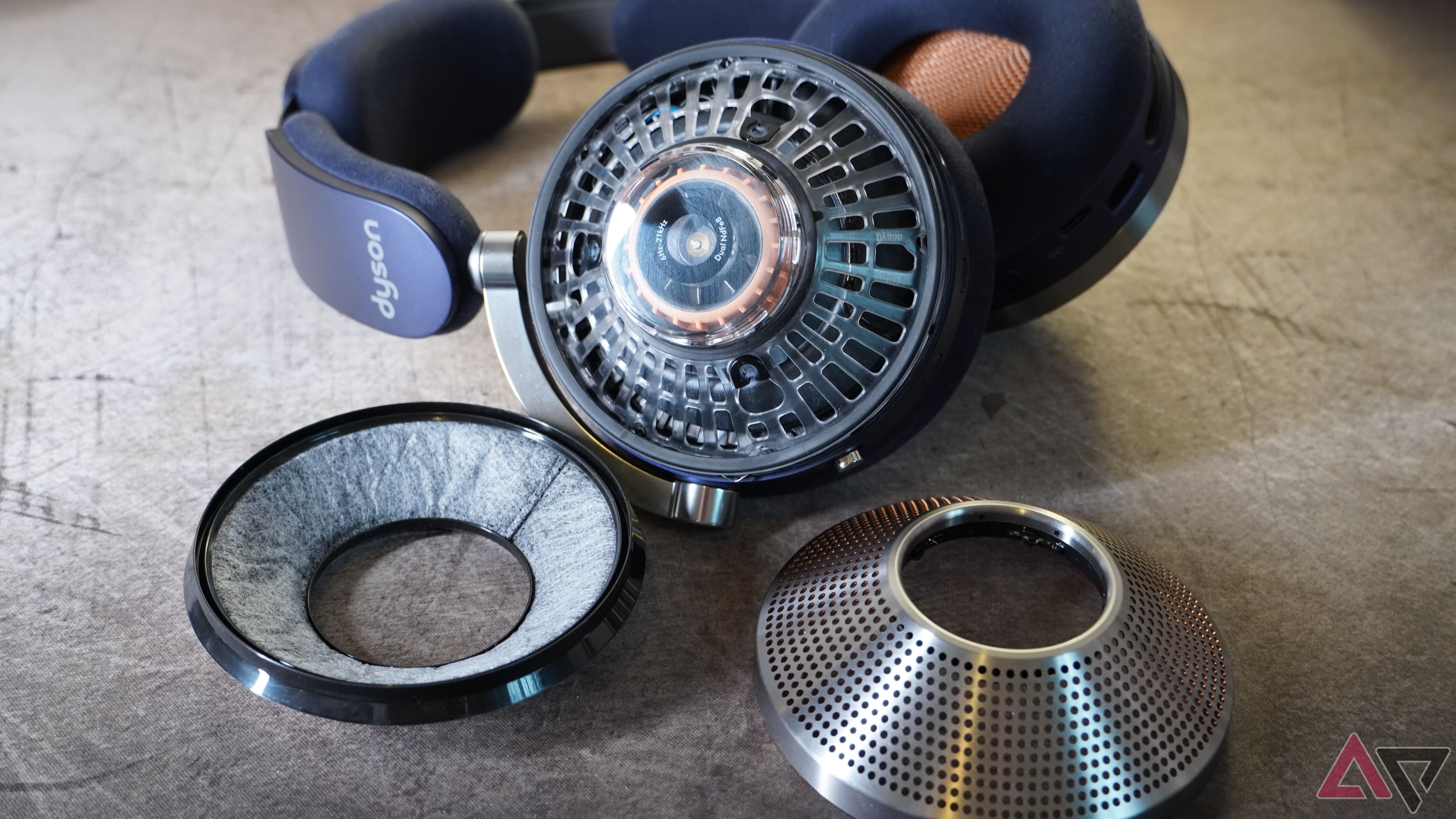 dyson スペシャルエディション Dyson Zone Headphones Available to Shop in the U.S.