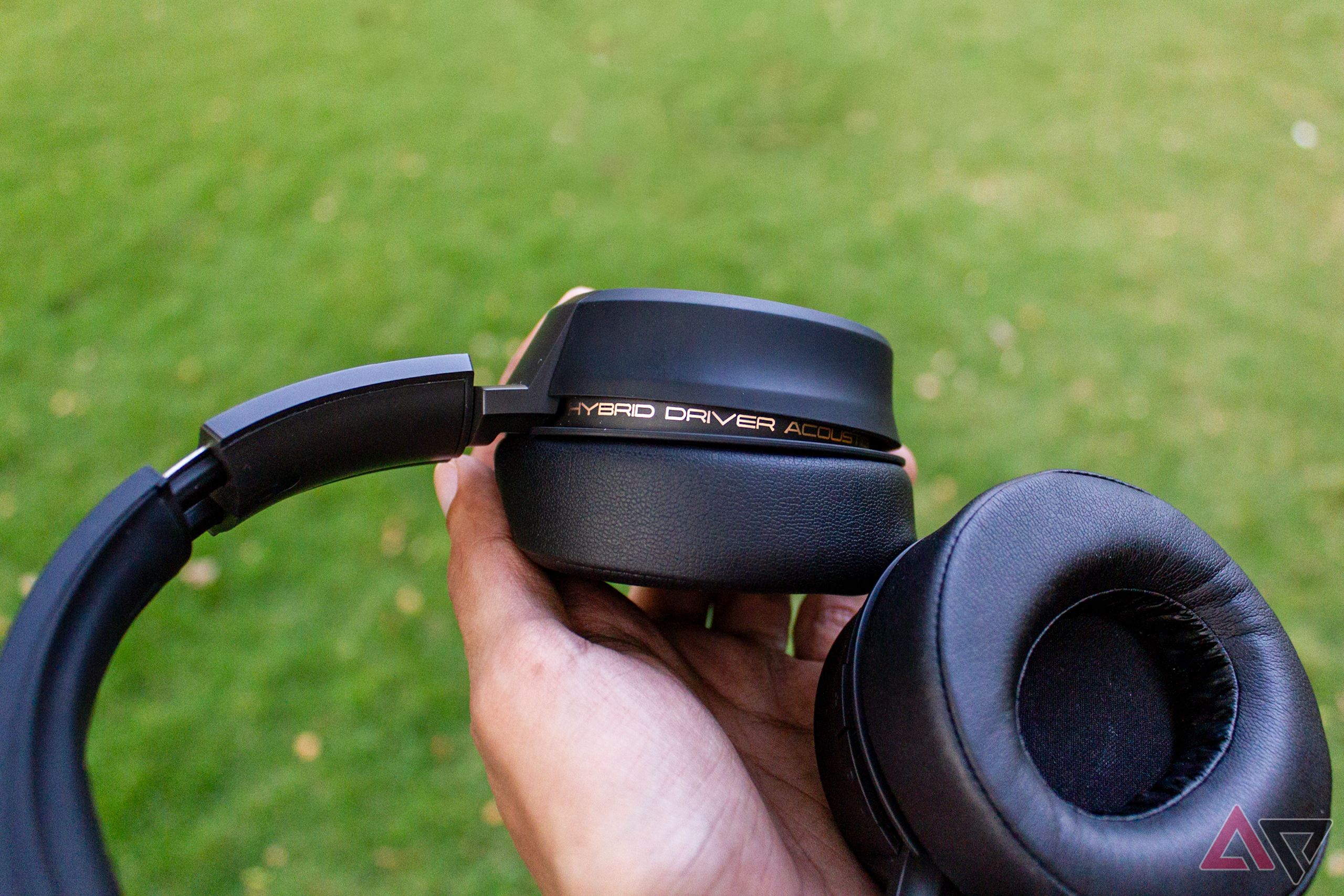 A picture of the Sonic Lamb headphone with a lawn in the background