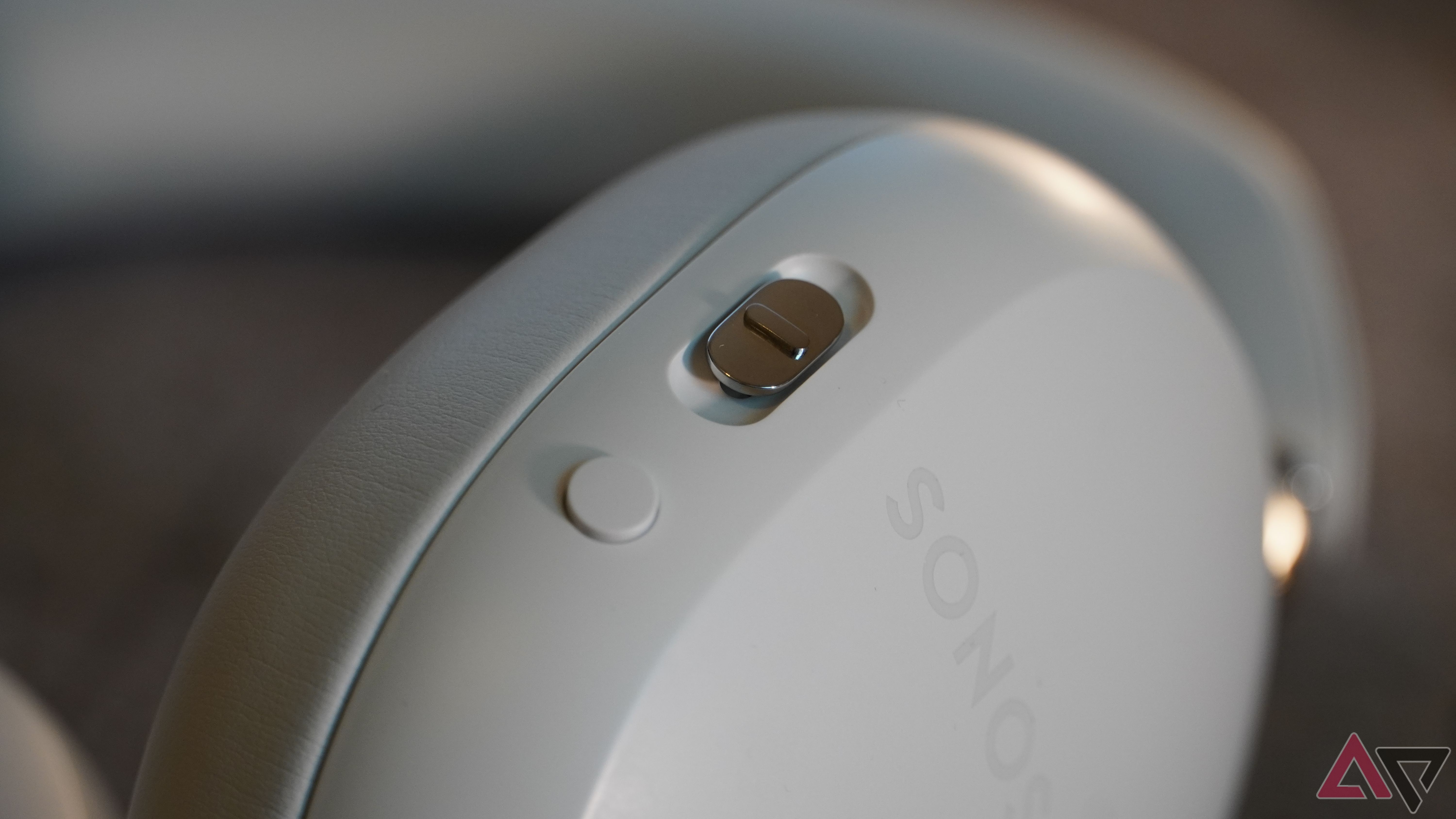 Sonos Ace headphones controls