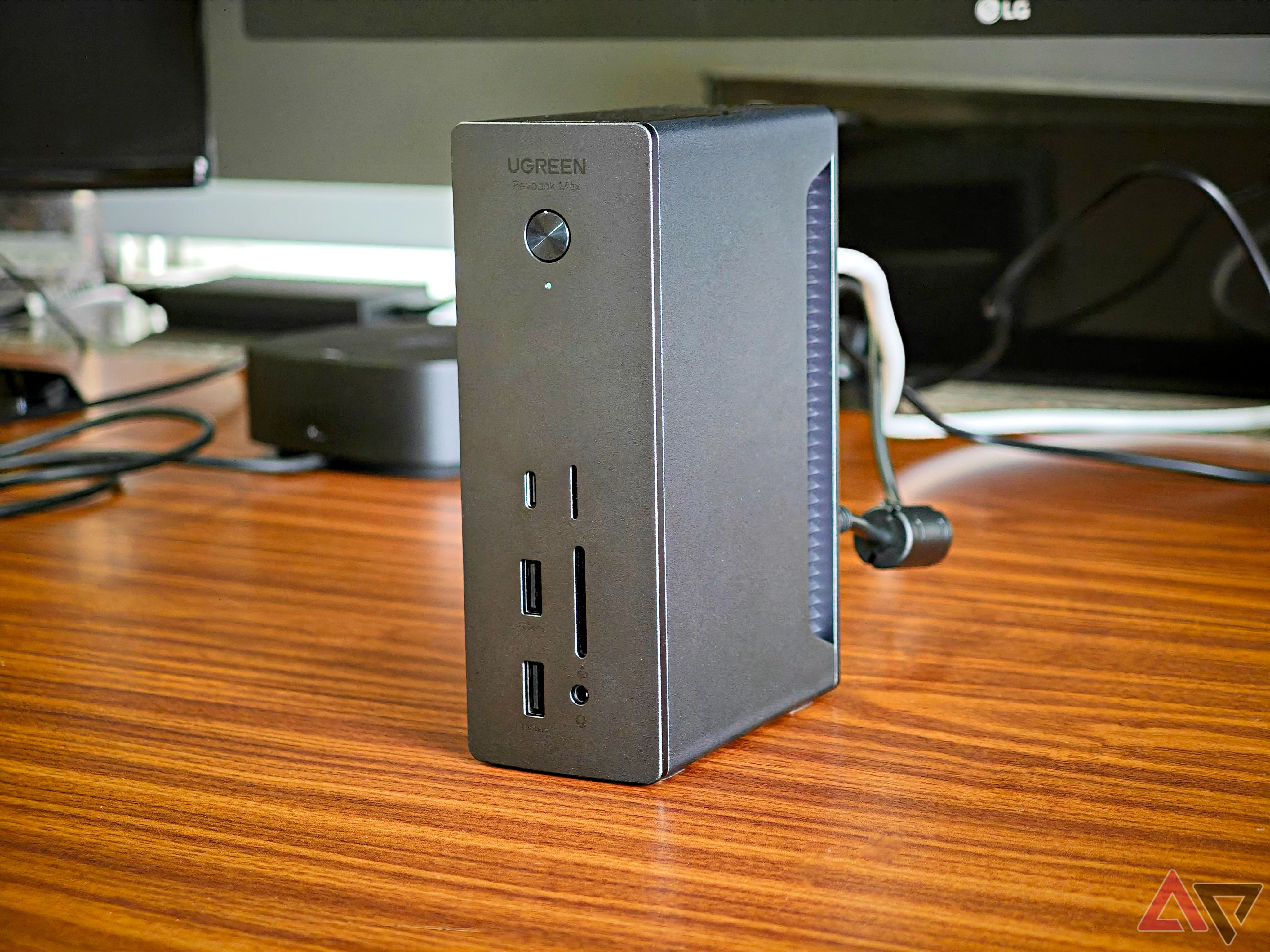 Ugreen Revodok Max 213 Thunderbolt 4 Dock Review: The Only Dock Your ...