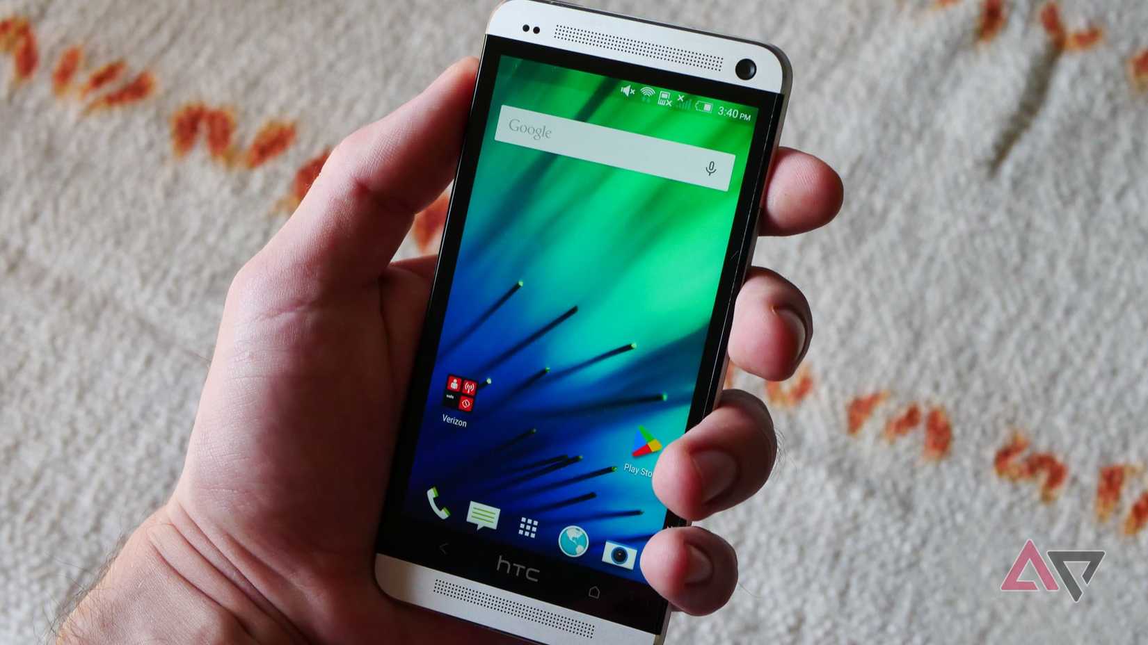HTC One M7: Nostaljik Tasarım