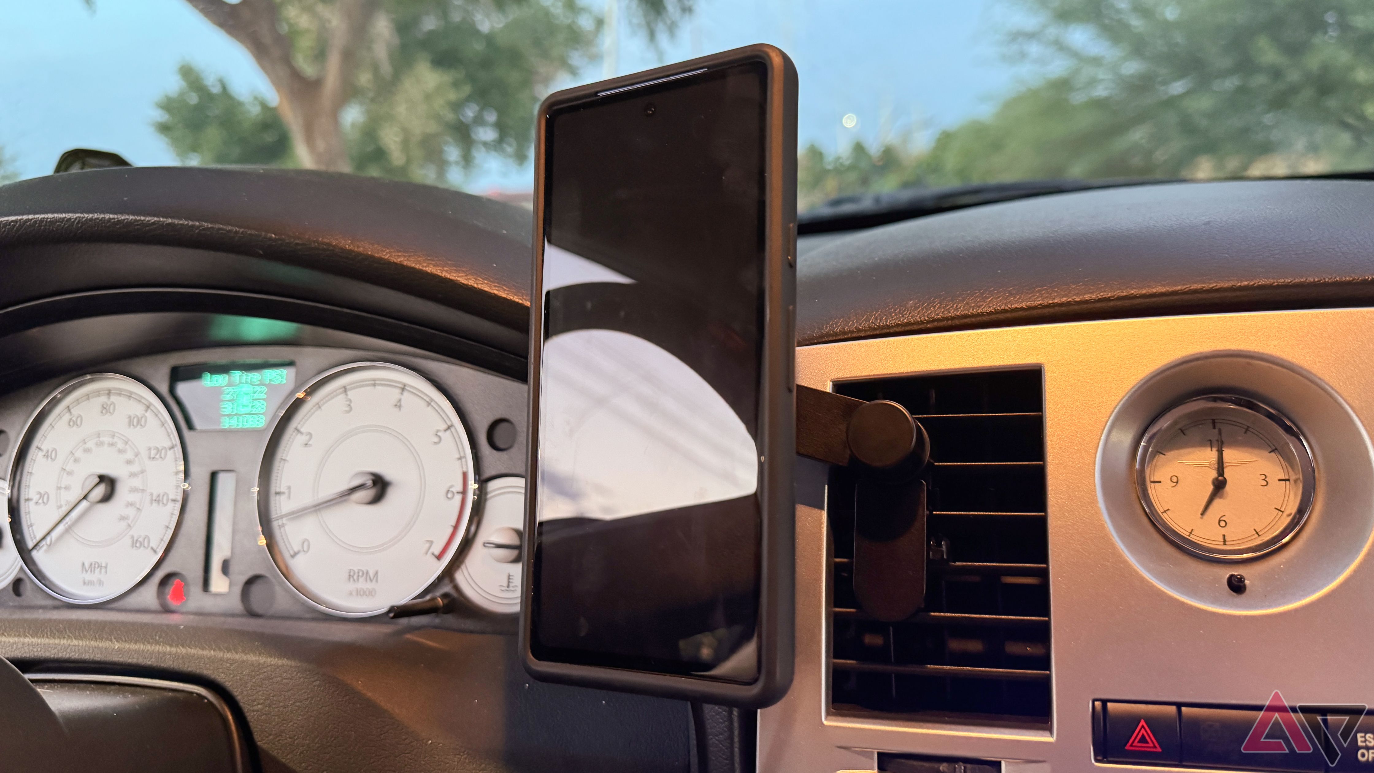 The Peak Design Car Vent Mount with a Pixel 7a mounted.