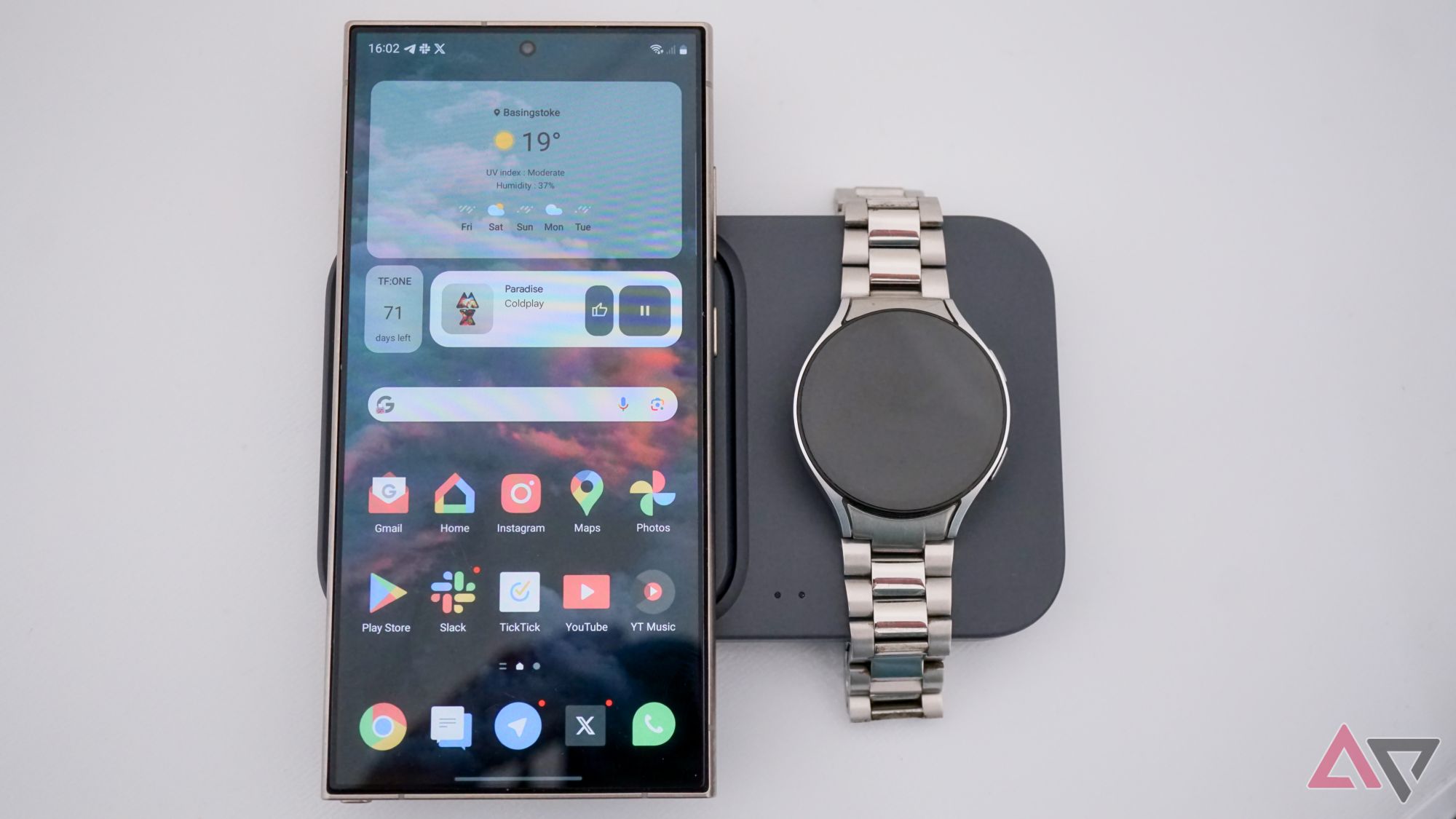 The Samsung Wireless Charger Duo charging an S24 Ultra and Watch 6