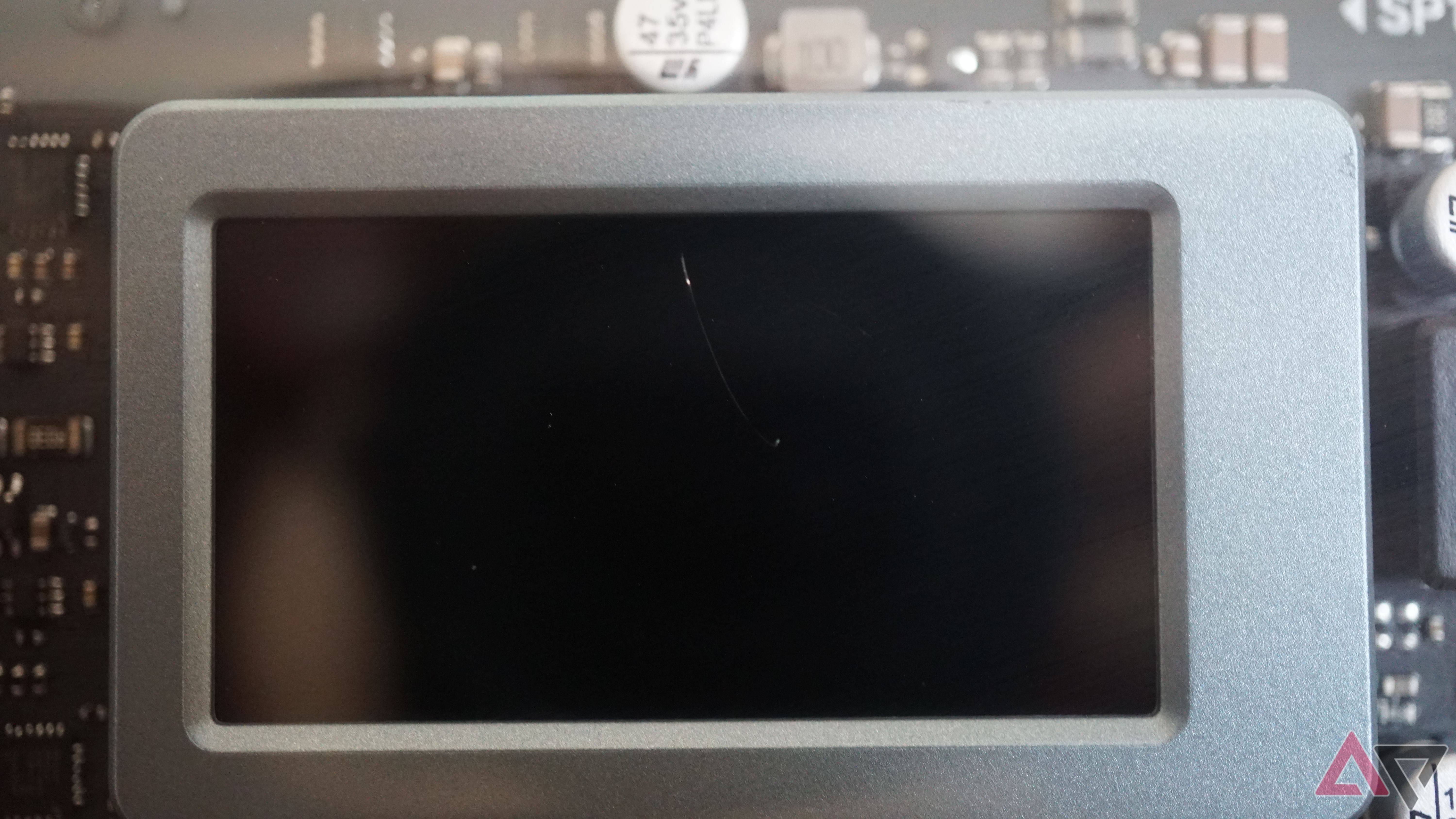 A picture of scratch on the Shargeek 170 screen