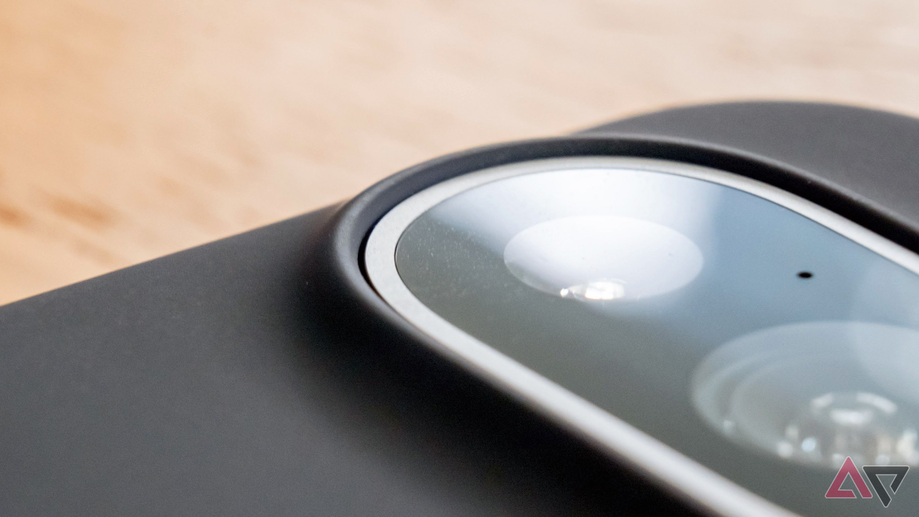 google-pixel-9-google-case-camera-bar