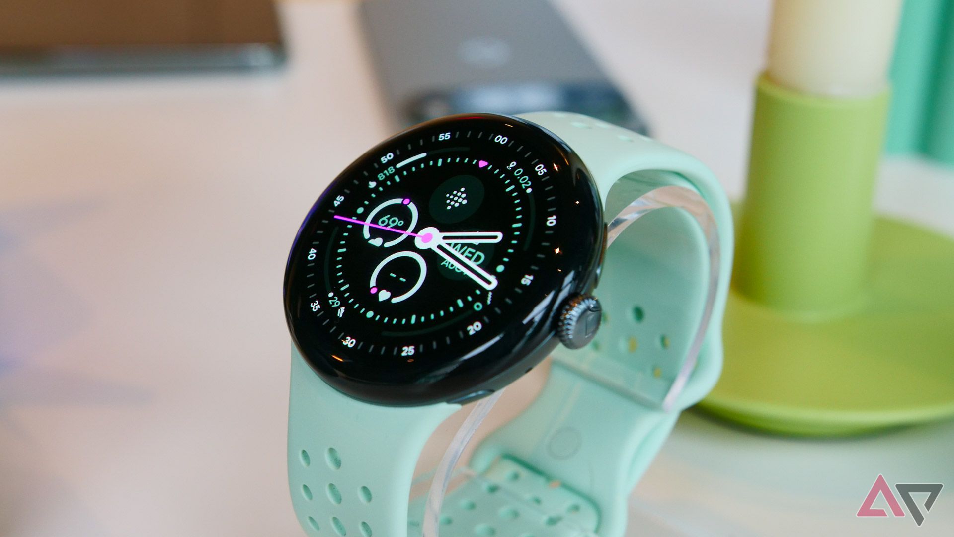 Latest Wear OS 5 update leaves some Pixel Watch owners with blank screens