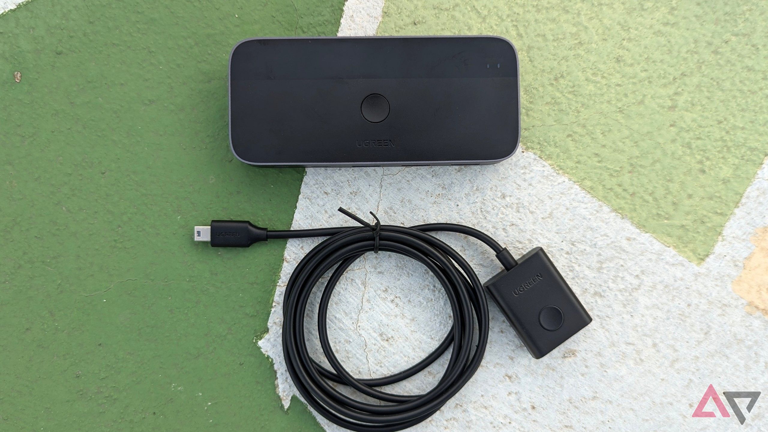 Ugreen USB Swtich with its remote switch