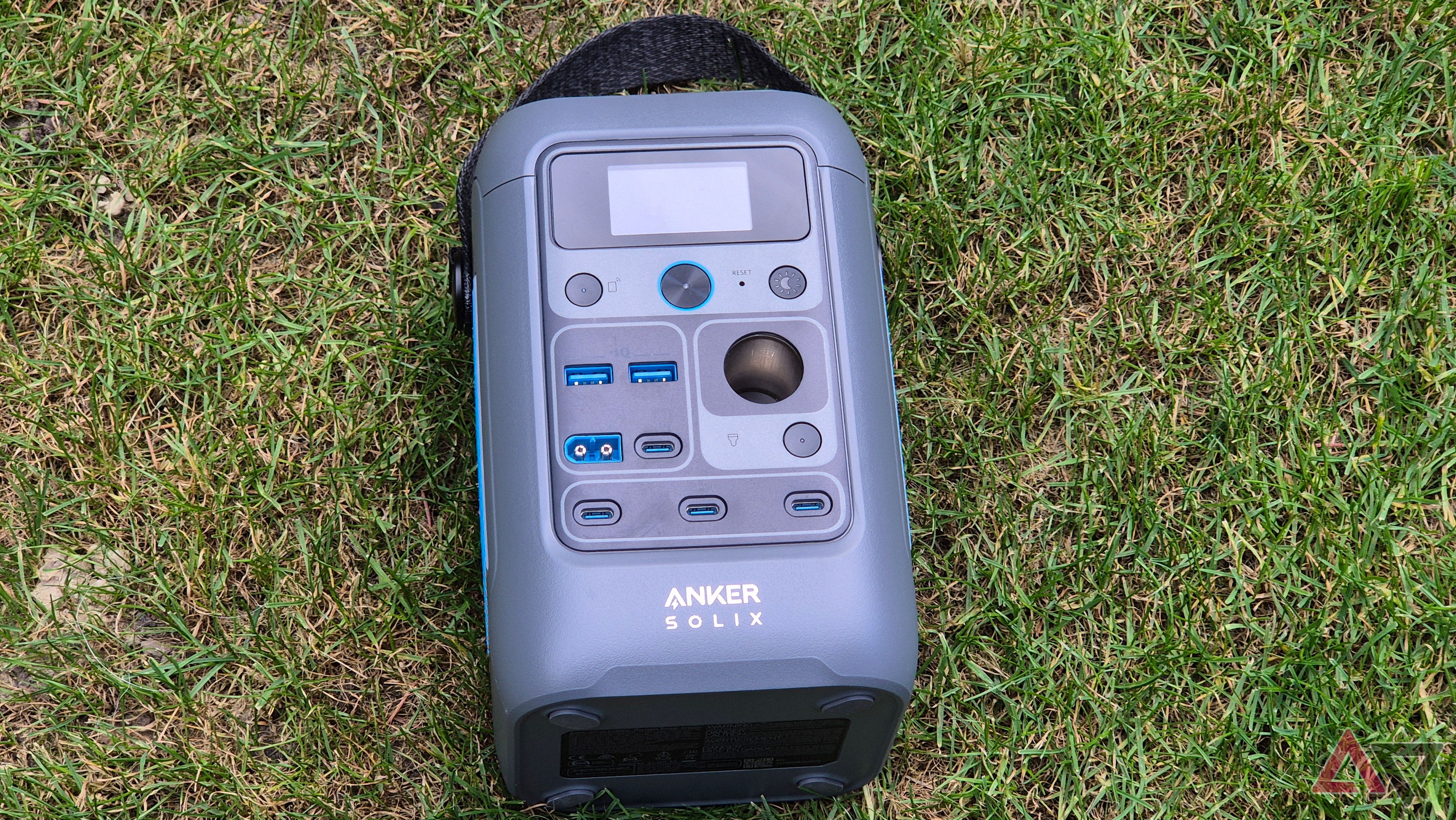 Portable Power Station Anker SOLIX C300 DC With 60W Solar Panel - 288Wh,  LiFePO4 Battery, 300W Output For Camping & Emergencies Anker Solix Solar  Panel