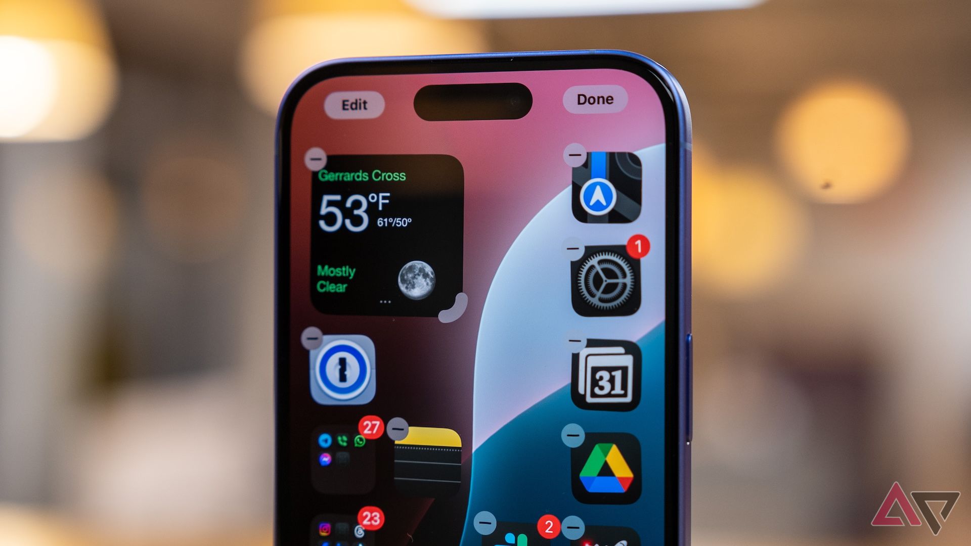 Apple iPhone 16 review: homescreen edit icons