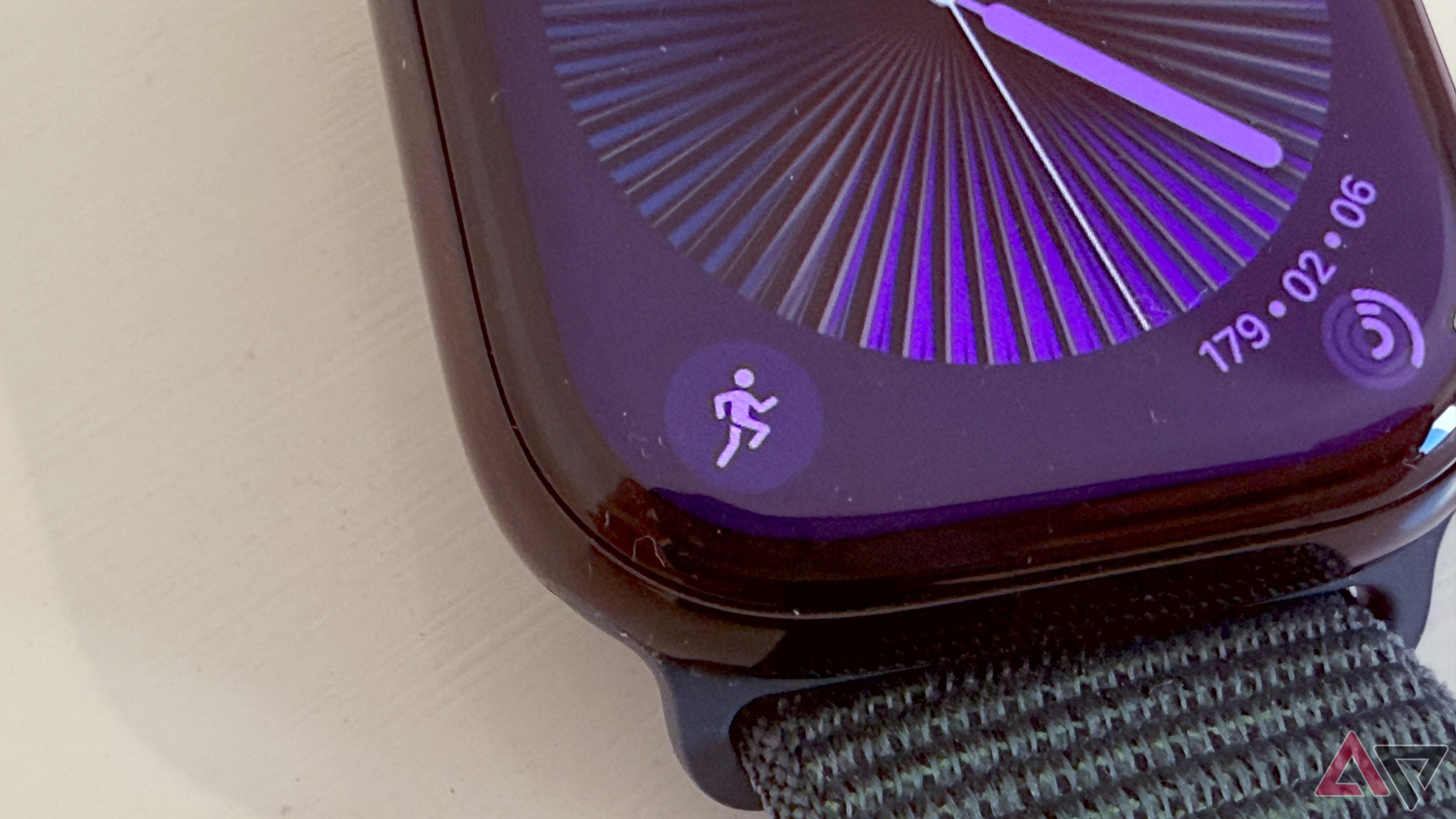 Close-up on a fitness complication for the Apple Watch Series 10
