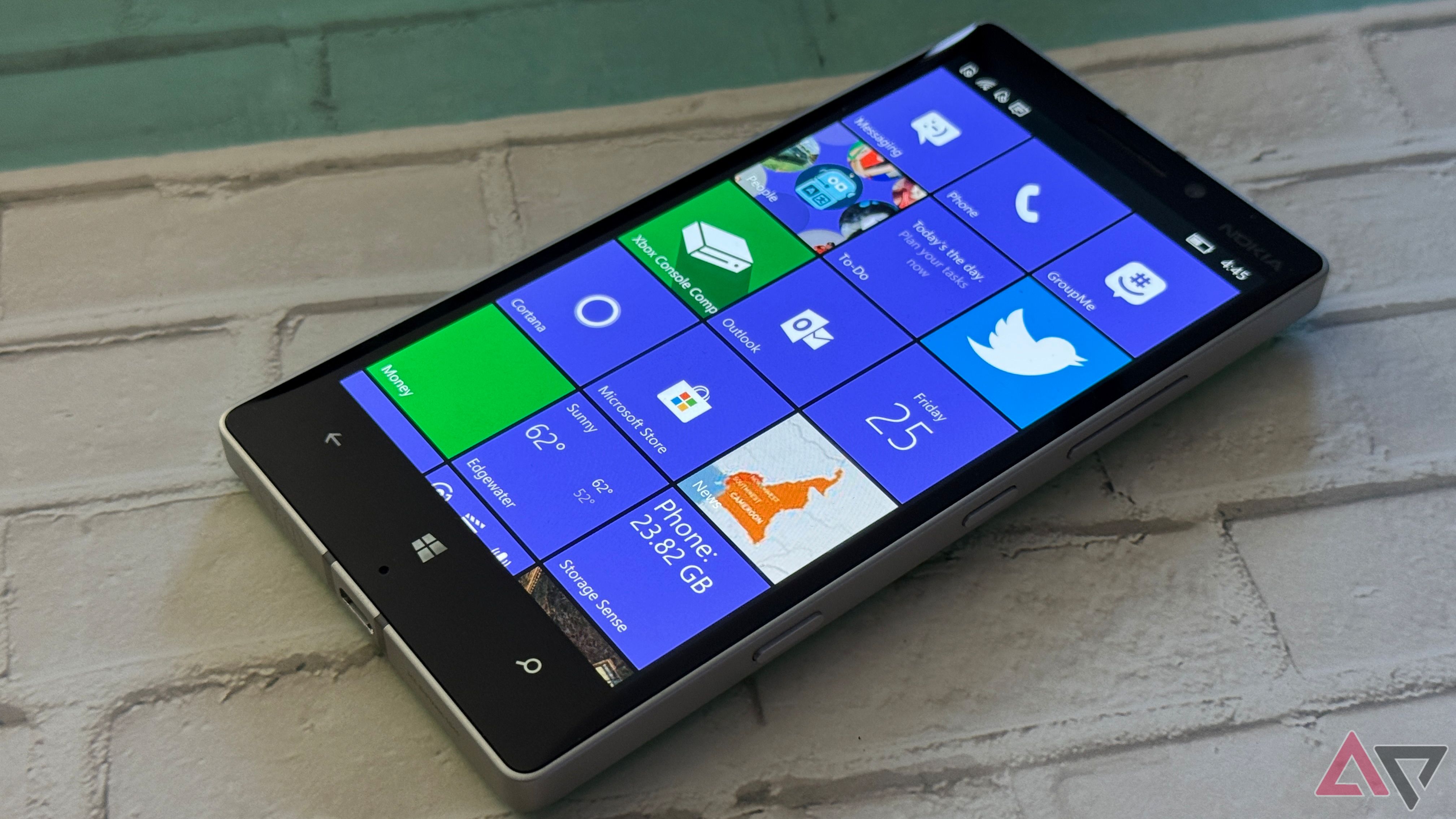 Live Tiles on the Nokia Lumia 930