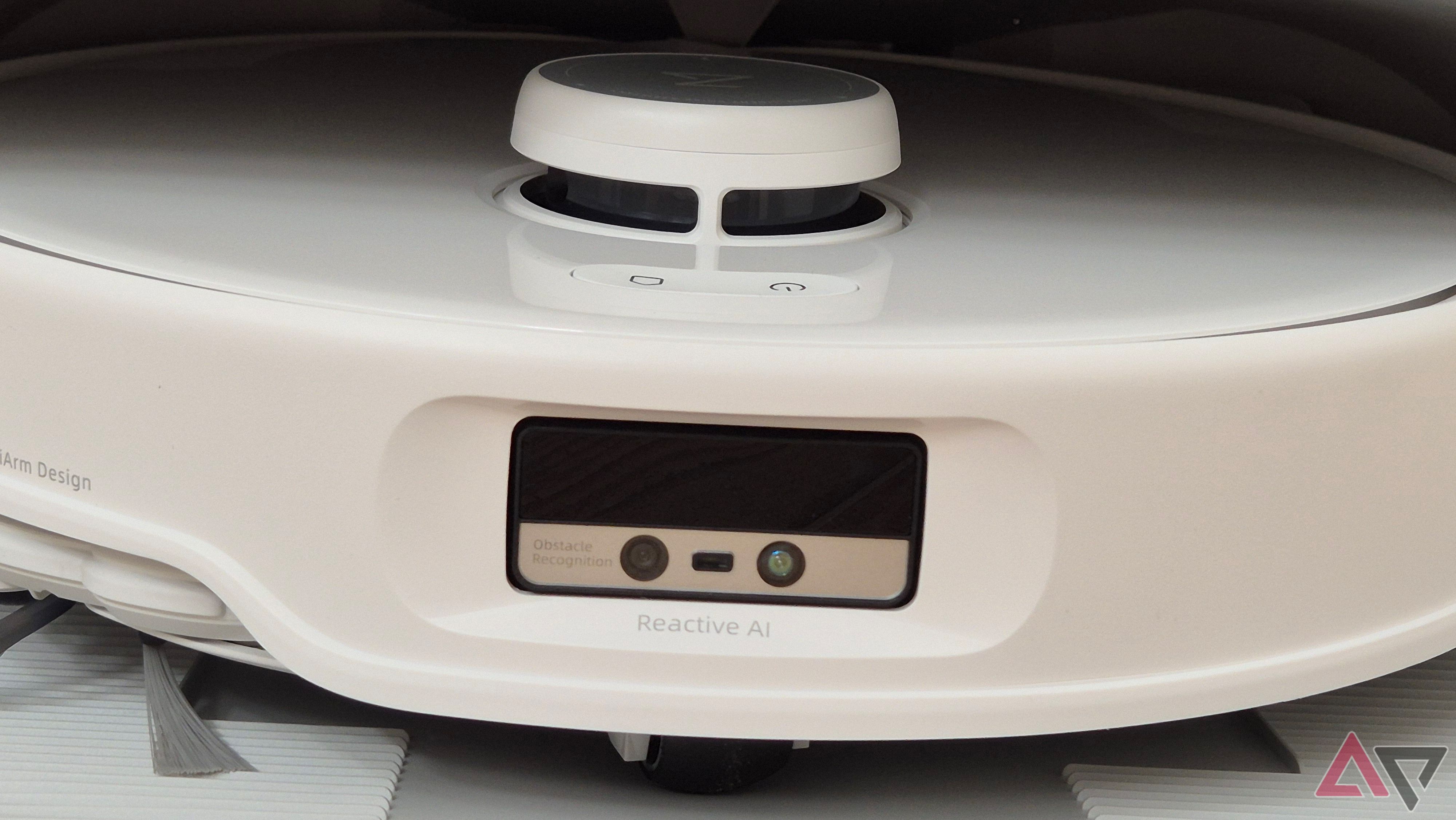 Roborock Qrevo Curv Camera Front Camera Closeup