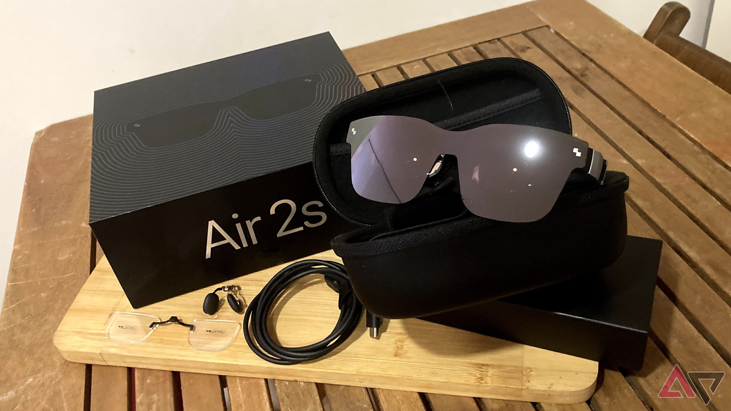 Contents of the RayNeo Air 2s XR glasses package