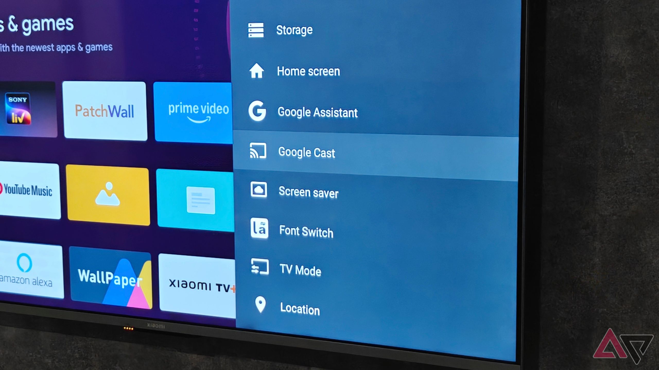 Xiaomi Android TV với logo Google Cast logo trong ứng dụng Cài đặt