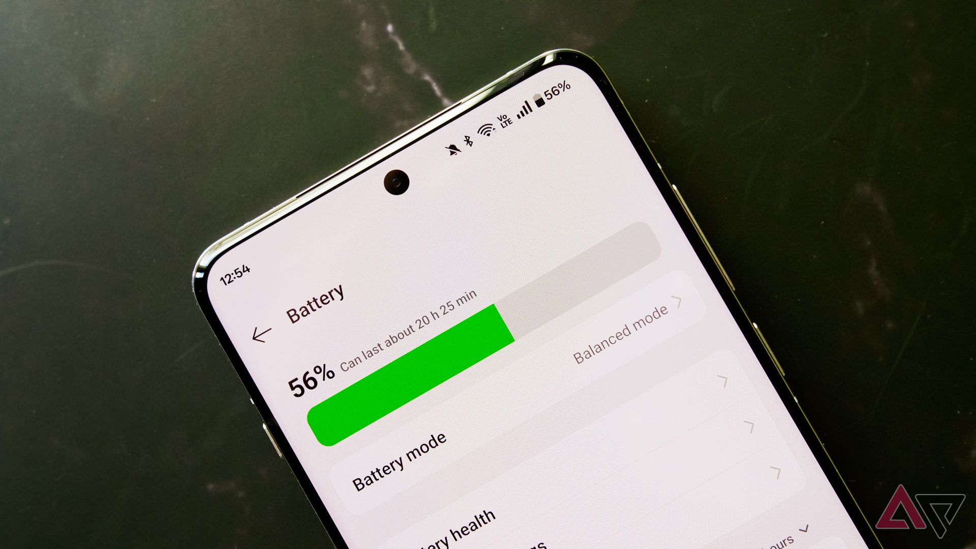 The battery estimate and remaining battery life on a OnePlus 13.