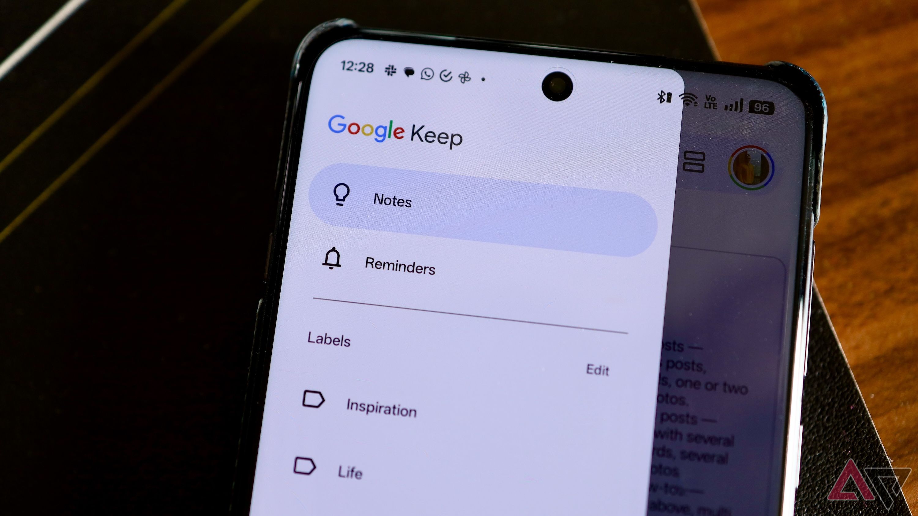 Google Keep open on an Android phone showing the Notes and Reminders option