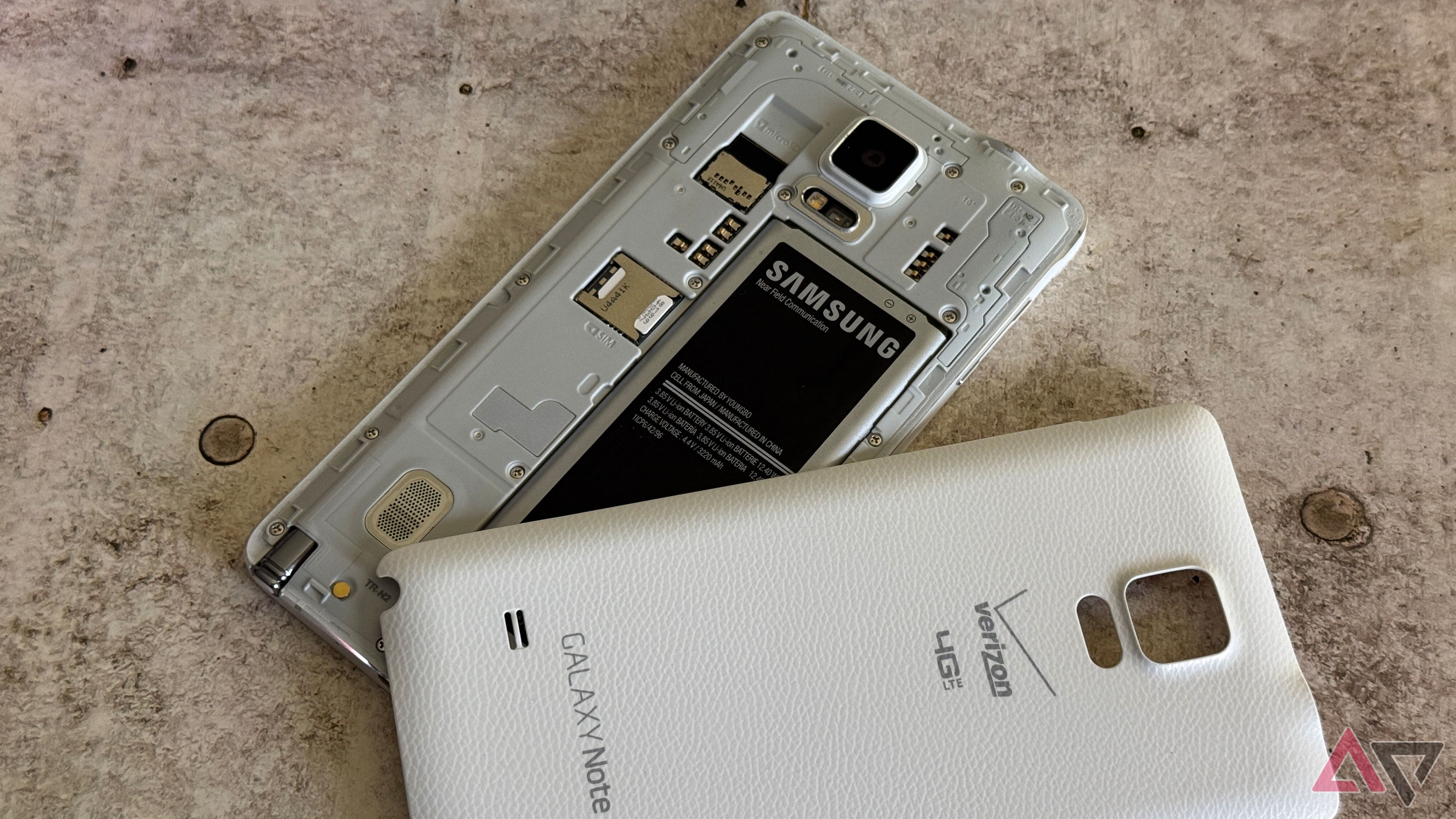 Samsung Galaxy Note 4 with back removed