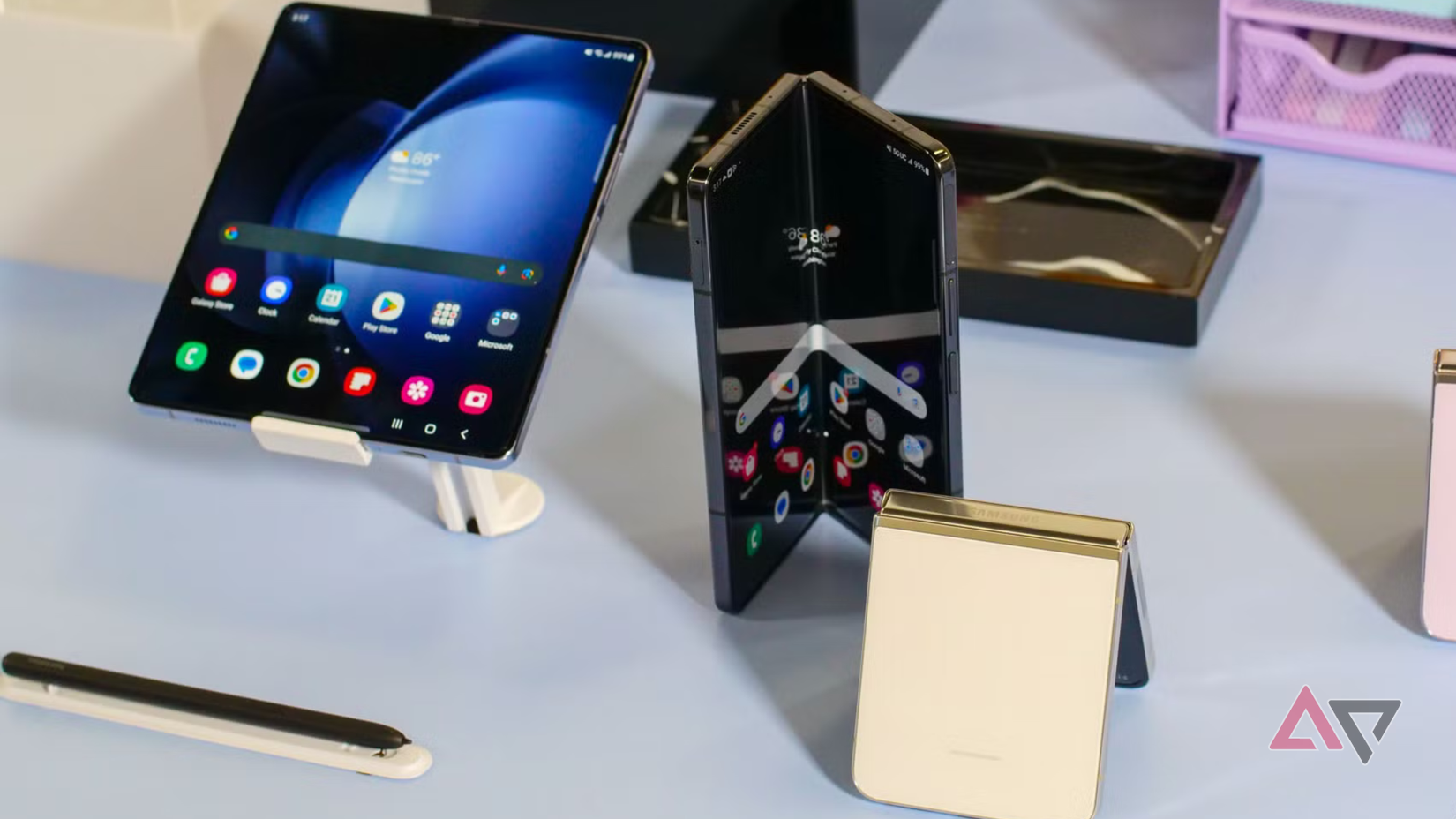 Guide to Smartphones With Multiple Connectivity Options: Ultimate Picks