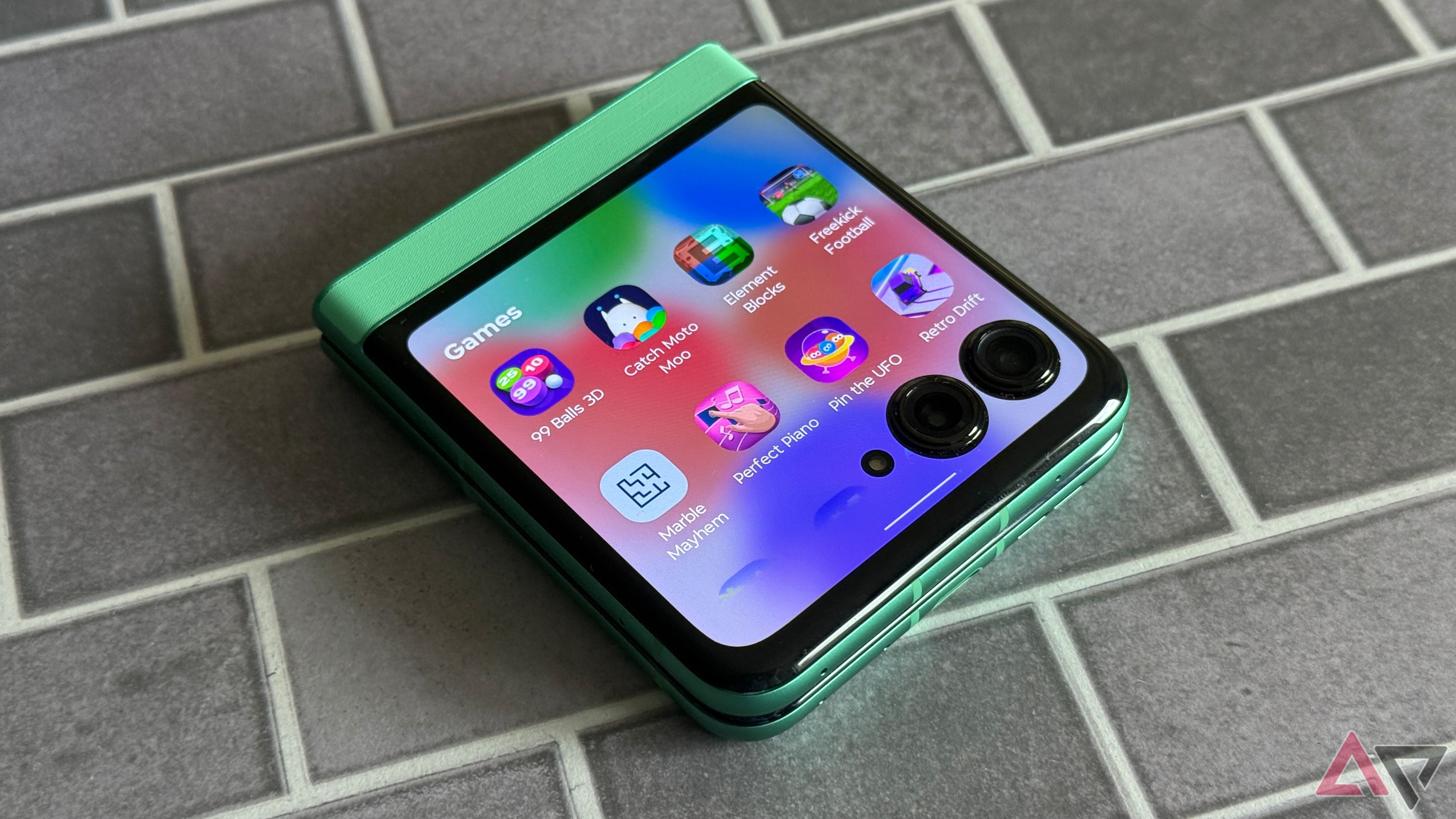 Games panel on the Motorola Razr 2025
