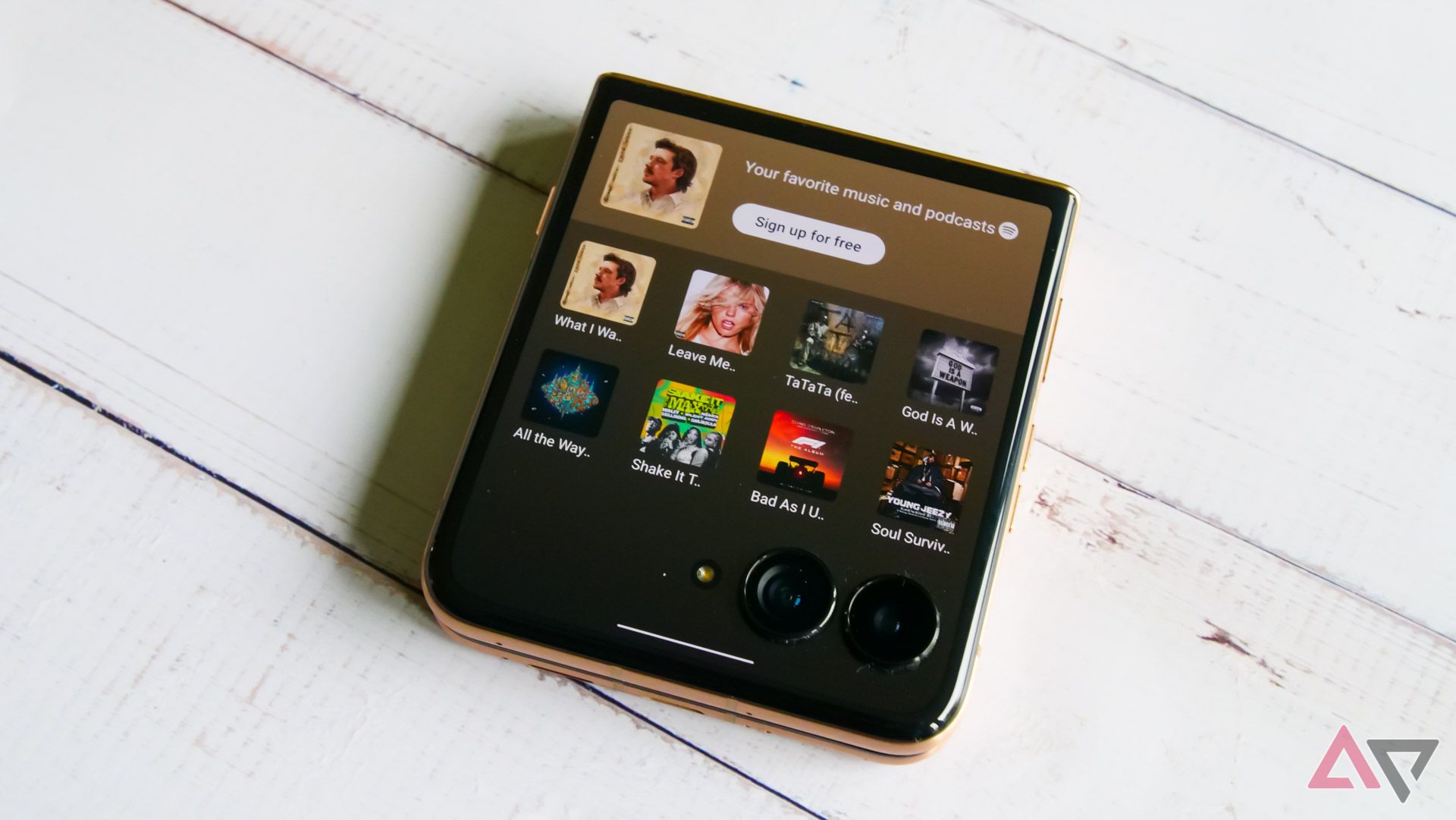 How the Moto Razr 2025 quietly fixes what other foldables still get wrong