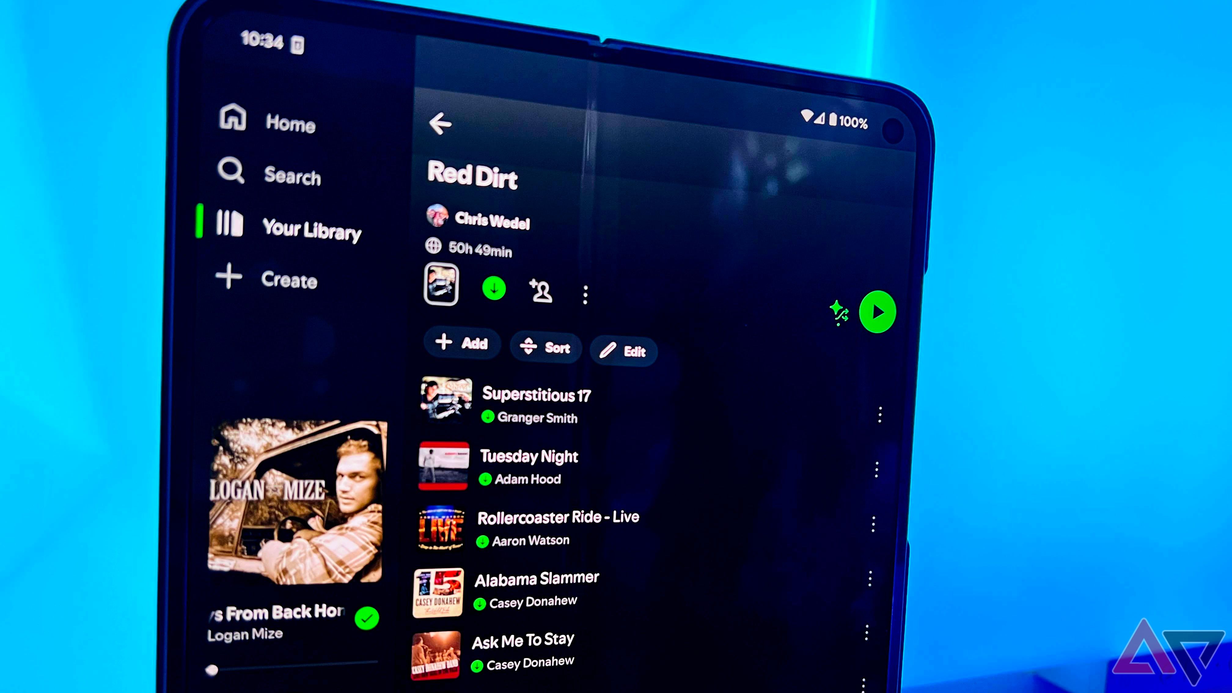 Spotify playlist showing Smart Shuffle button