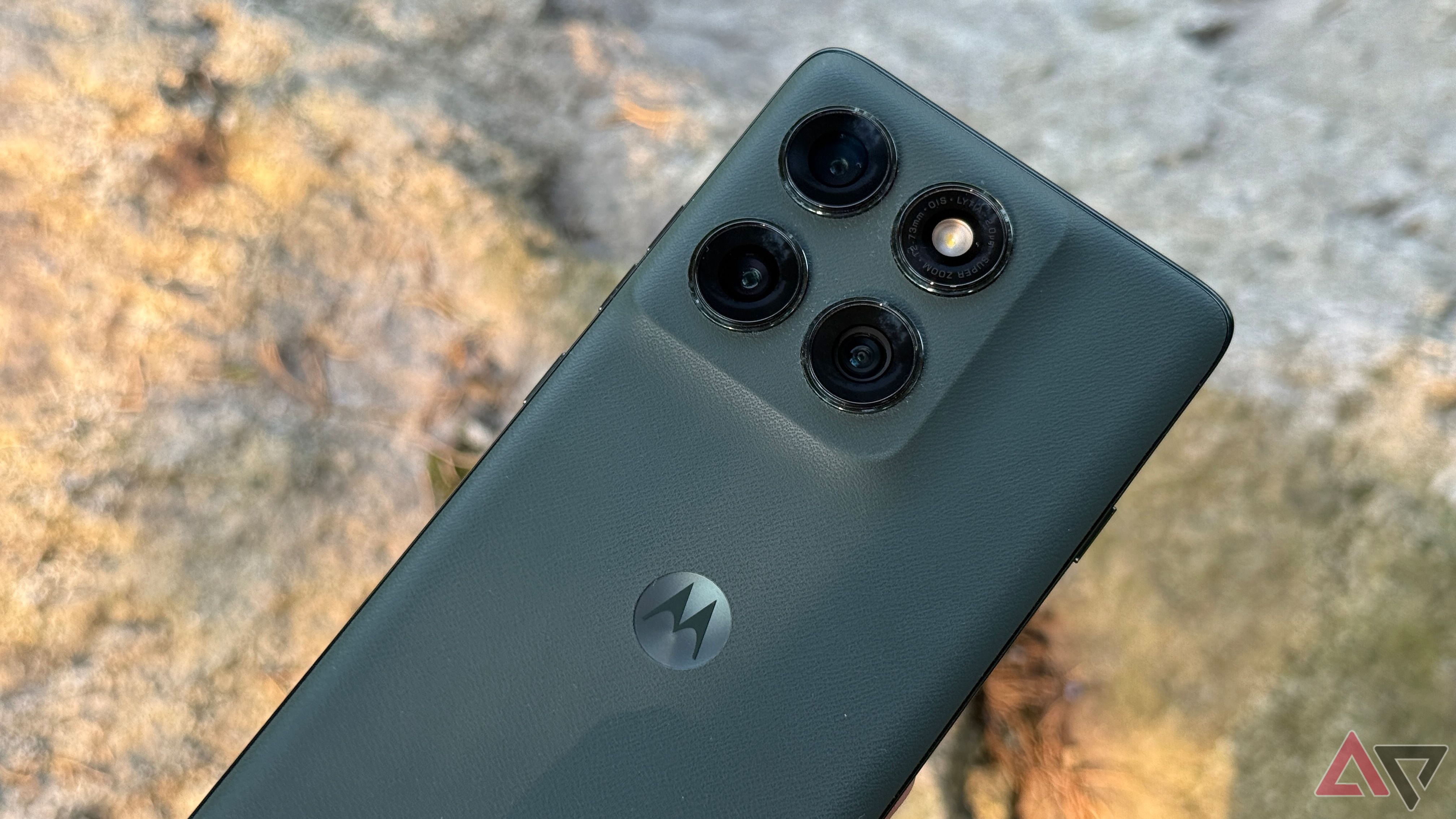 I called the Motorola Edge 2025 my carrier deal darling; this is why