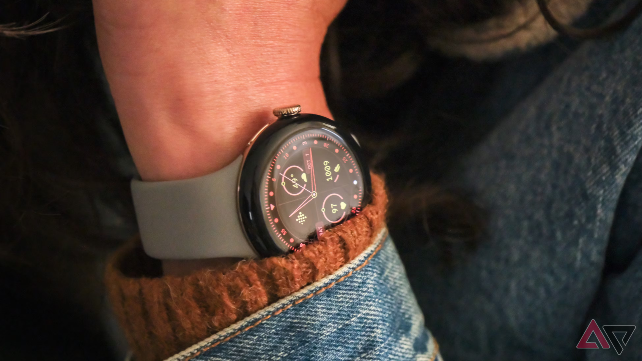 Pixel Watch 2 en la muñeca 
