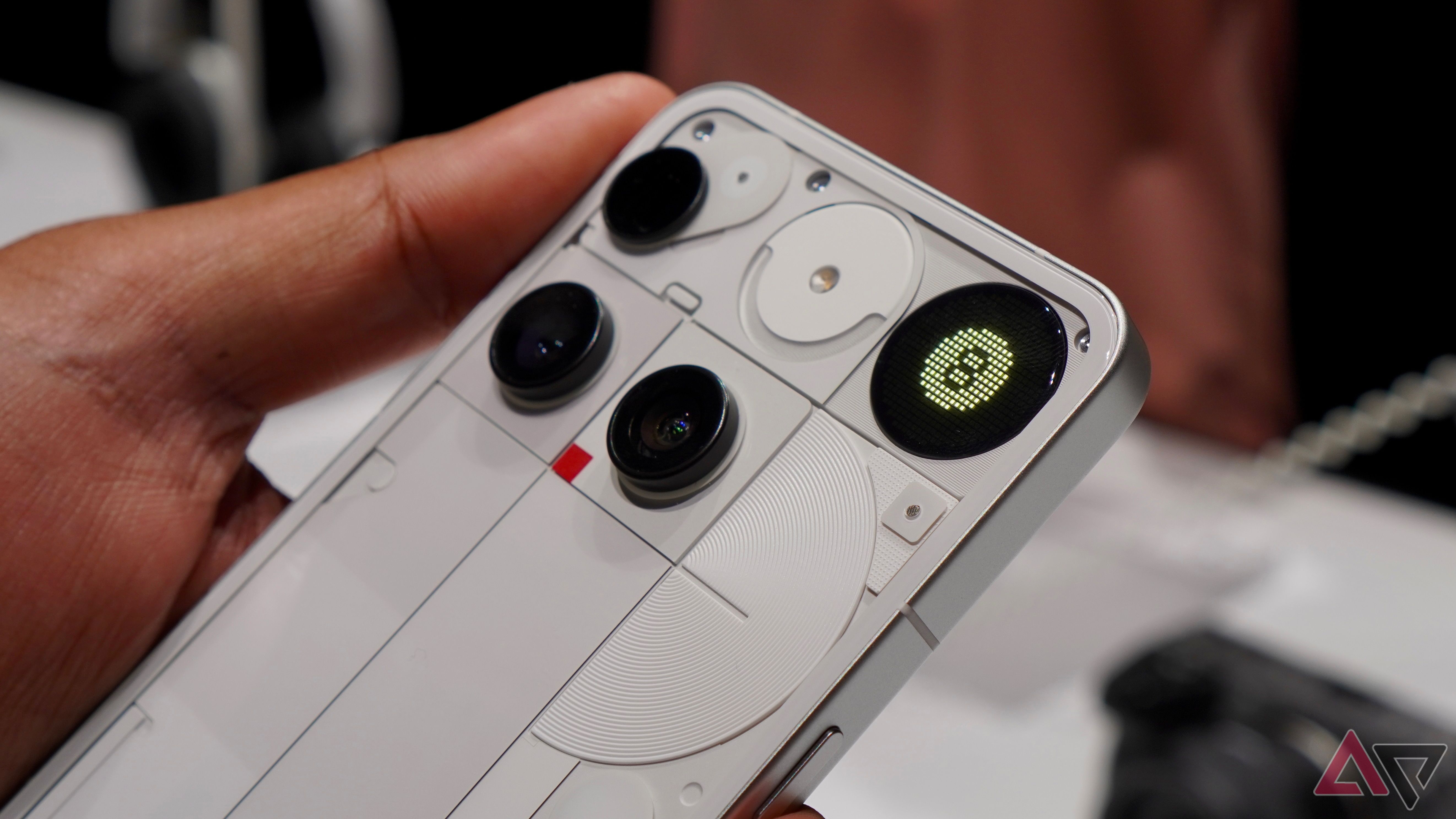 nothing-phone-3-8-ball-1