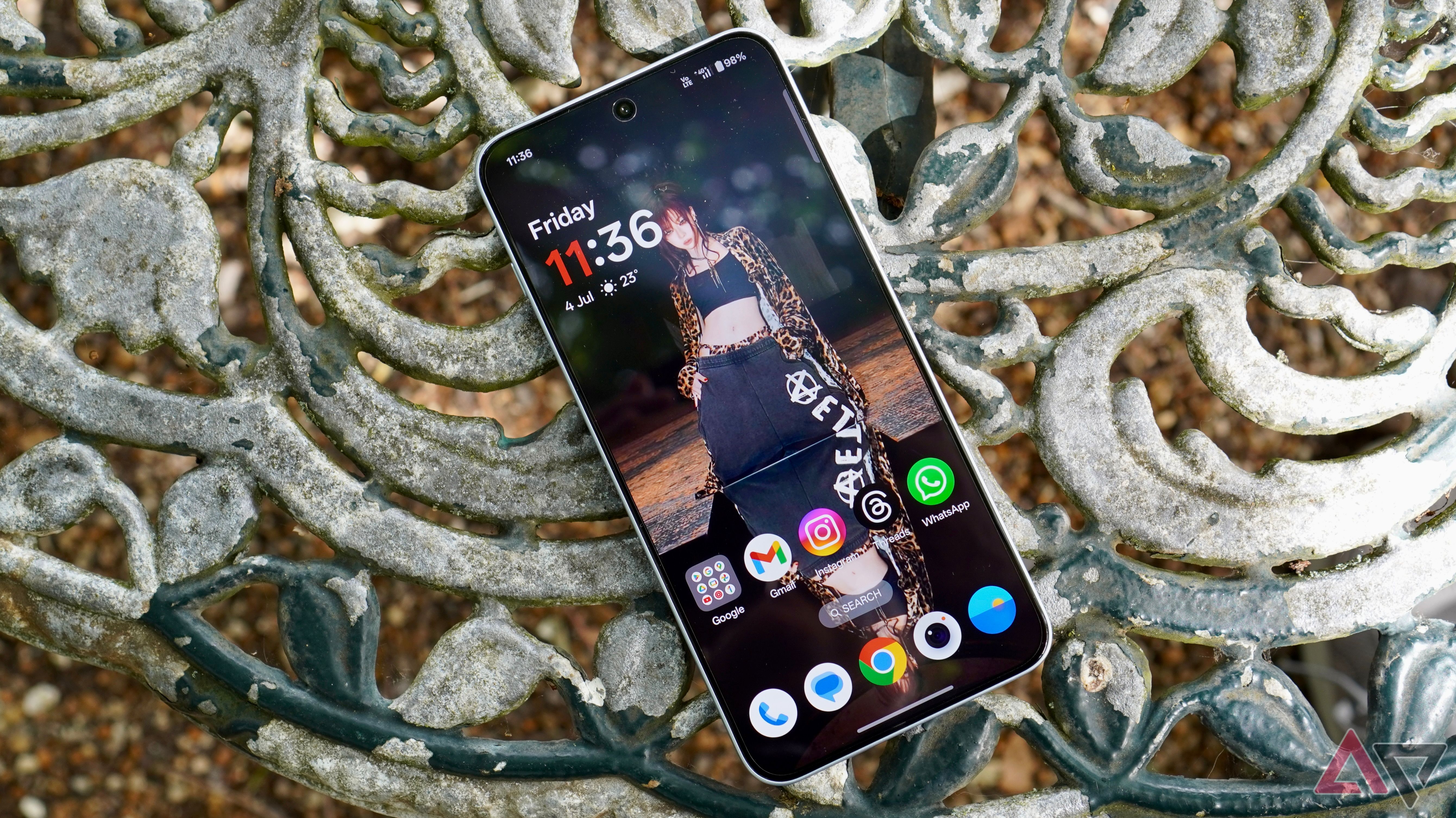 oneplus-nord-5-screen-table