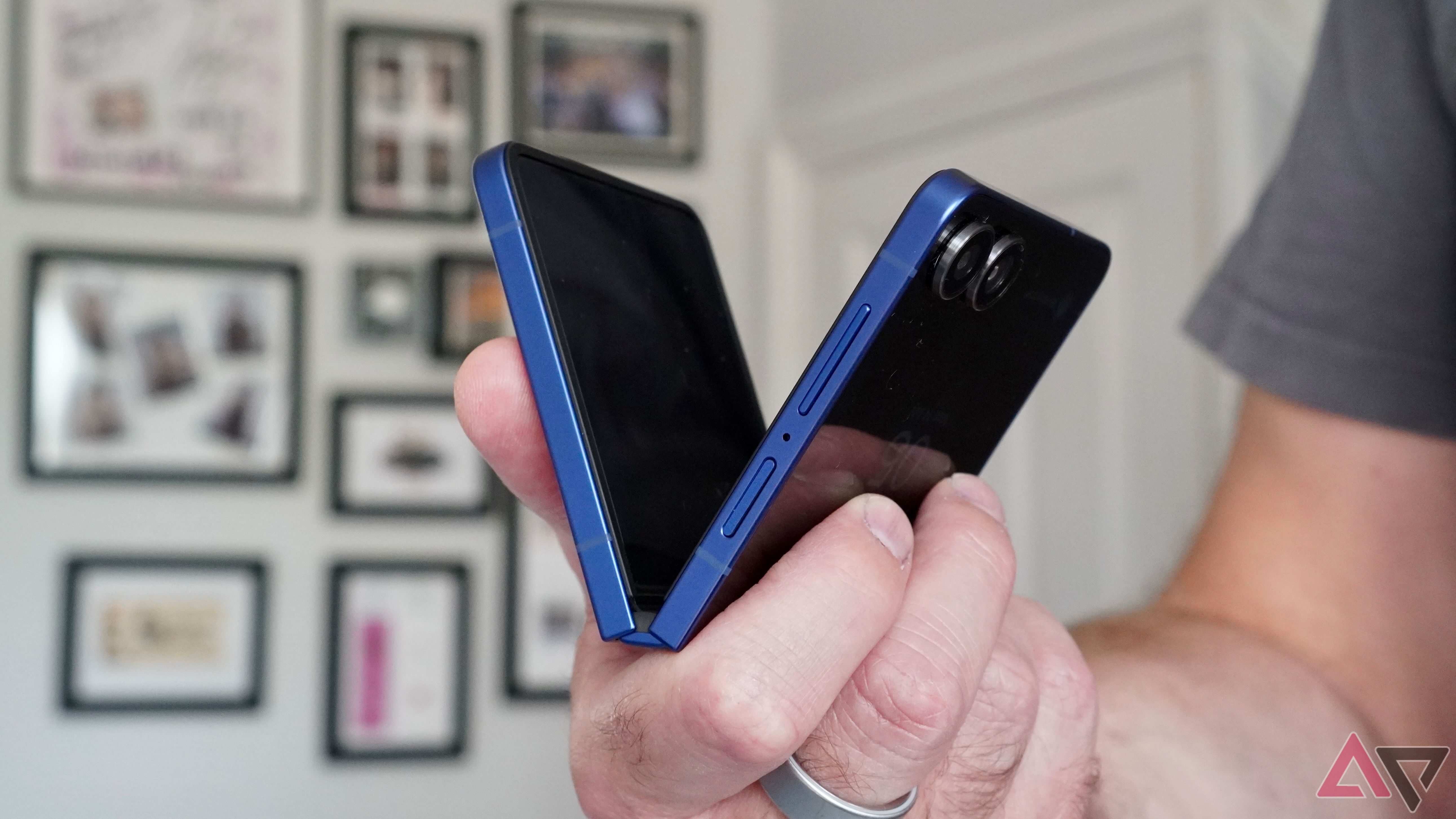 Image for My weekend with the Samsung Galaxy Z Flip 7, the angriest phone of the year - Android Police from Android Police