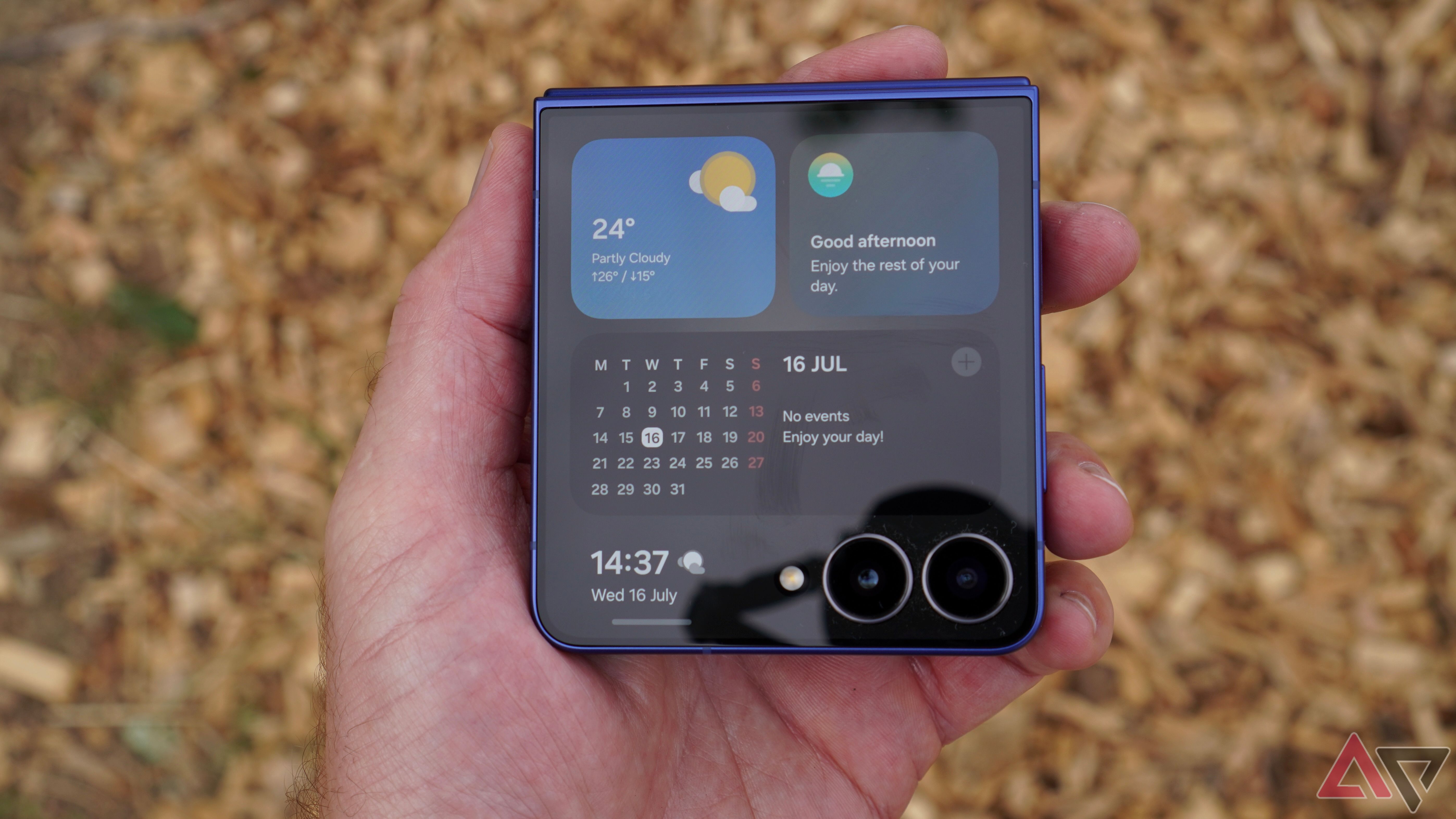 Samsung-Galax-Z-FLIP-7-Widgets